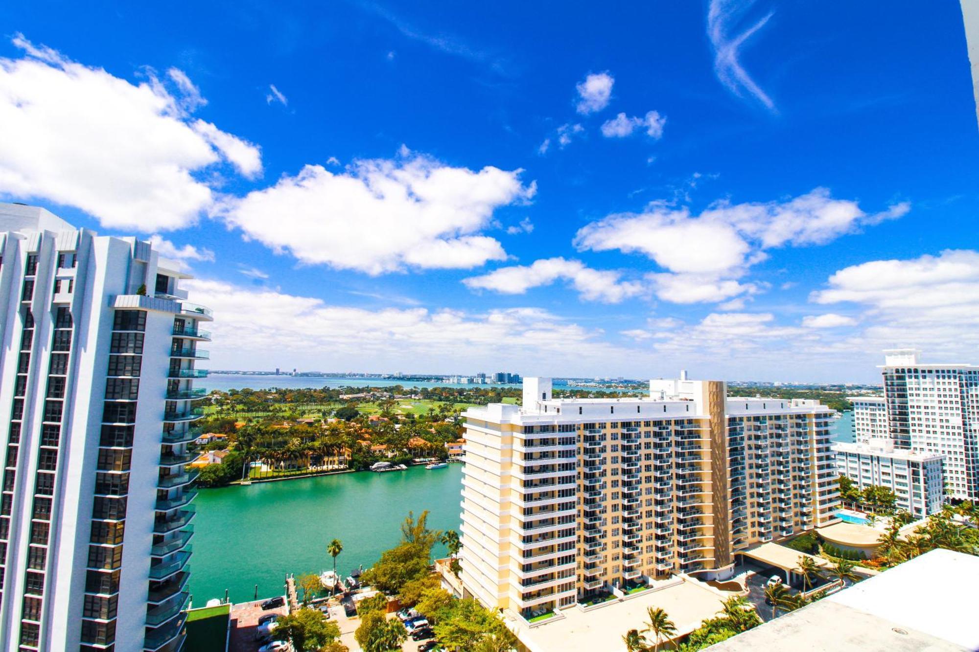 Castle Ph15 Spacious Penthouse With Balcony, Access, Pool, Tennis, Free Parking *