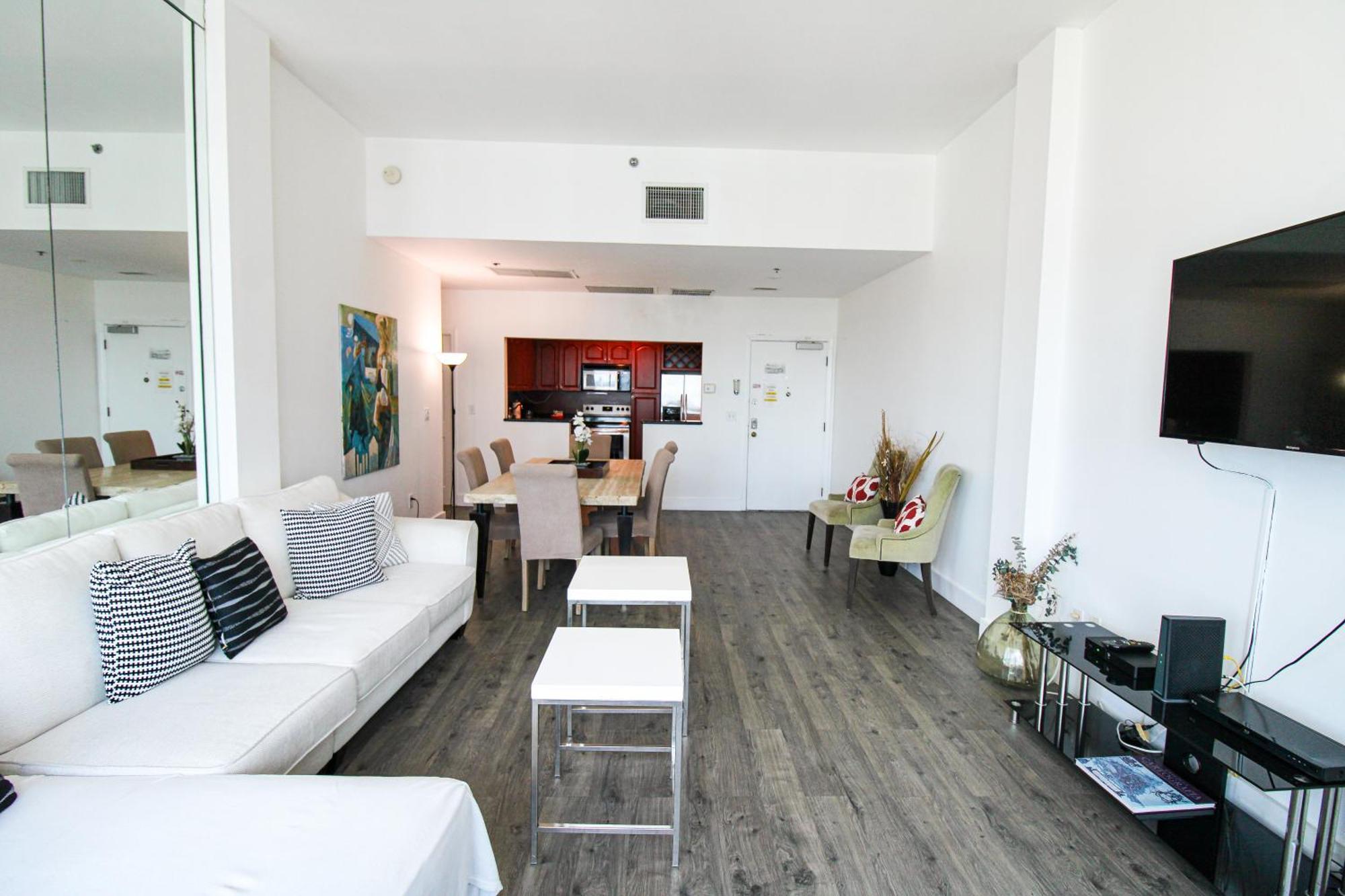 Holiday home Castle Ph15 Spacious Penthouse With Balcony, Access, Pool, Tennis, Free Parking
