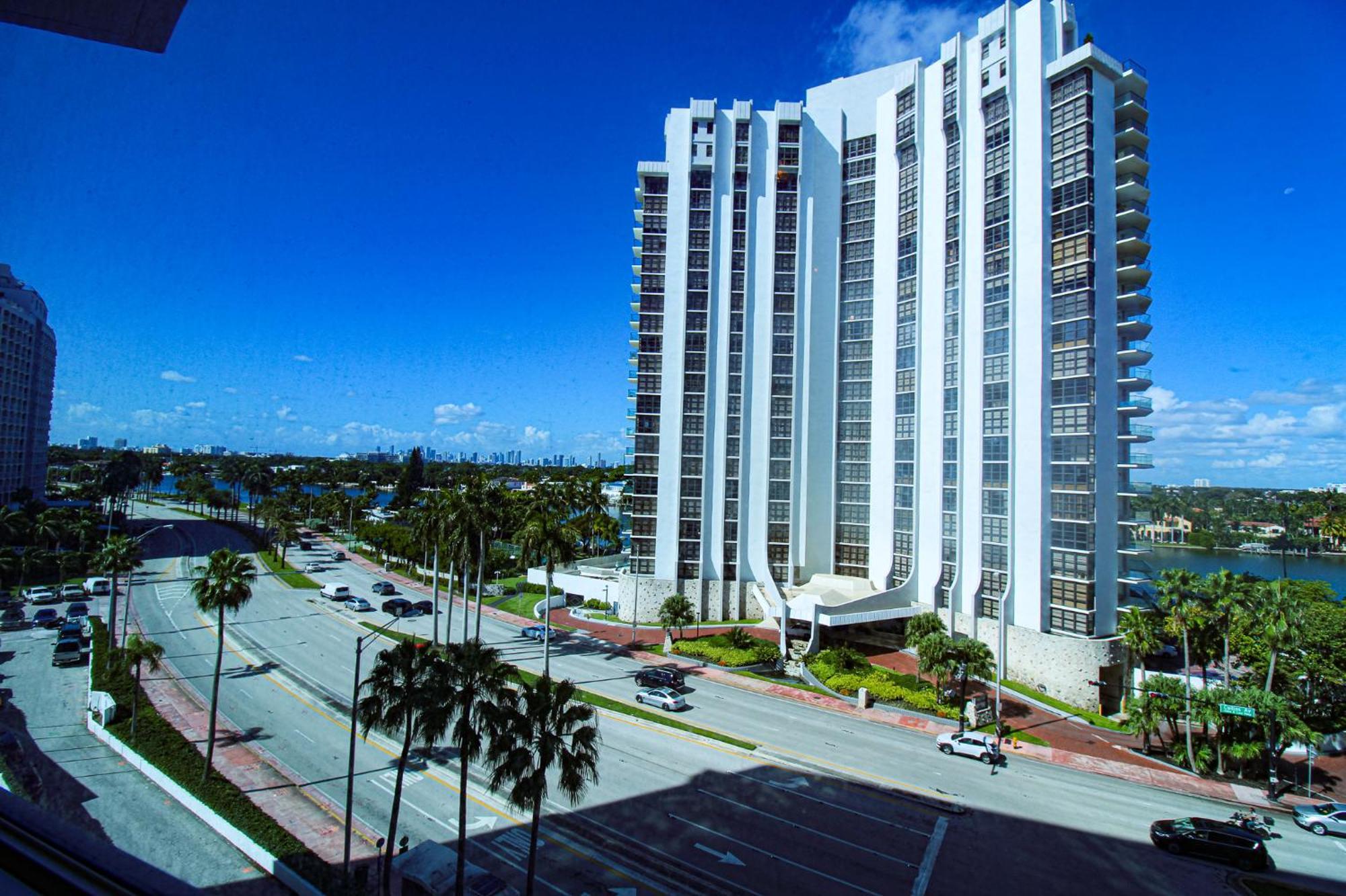 Castle 515 Bayview Direct Access, Pool, Tennis, Free Parking Holiday home