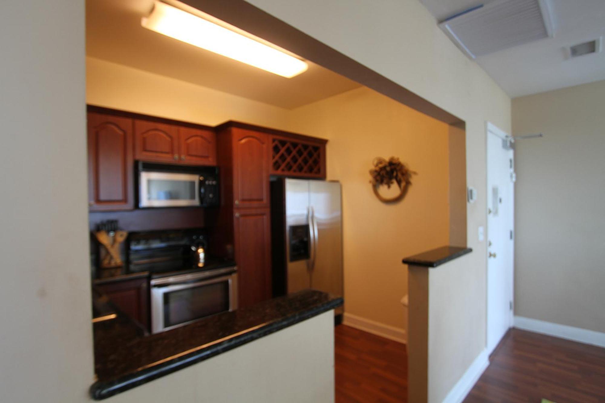 Castle Ph15 Spacious Penthouse With Balcony, Access, Pool, Tennis, Free Parking * Miami Beach