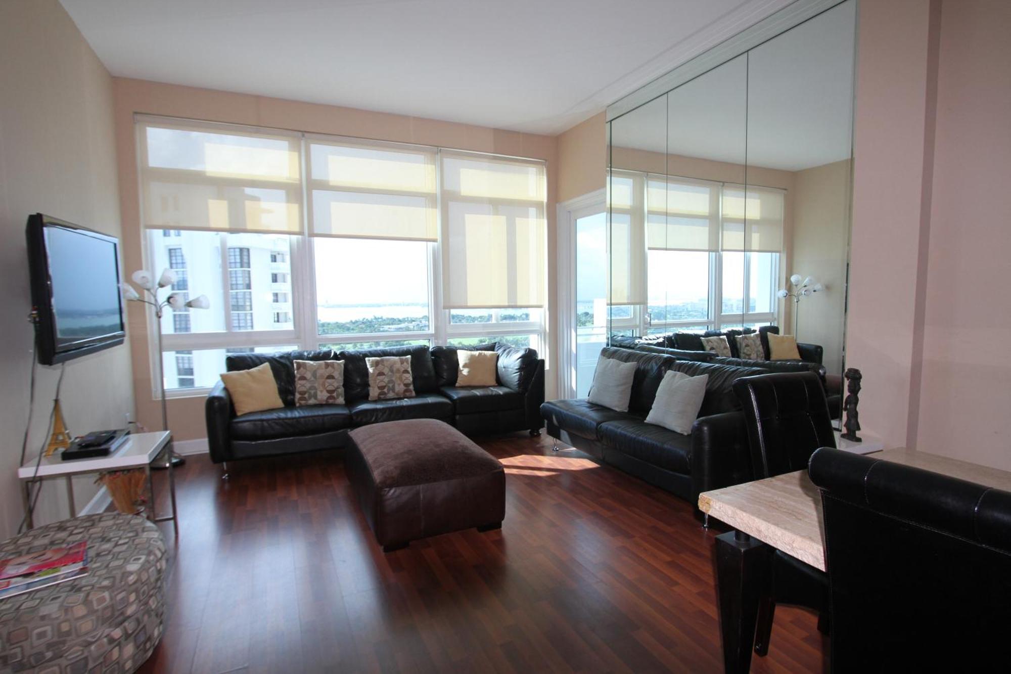 Castle Ph15 Spacious Penthouse With Balcony, Access, Pool, Tennis, Free Parking *