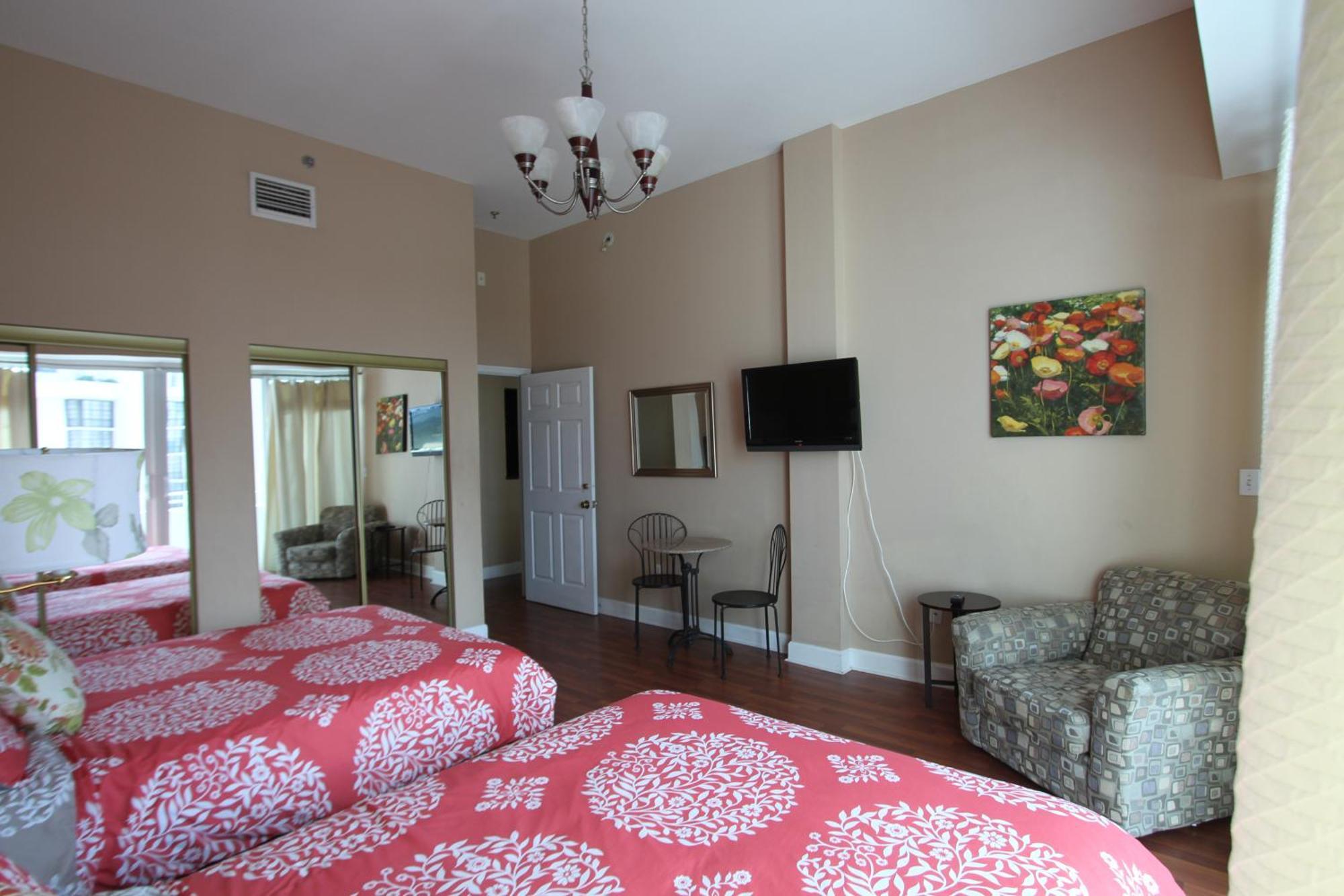 Castle Ph15 Spacious Penthouse With Balcony, Access, Pool, Tennis, Free Parking Miami Beach