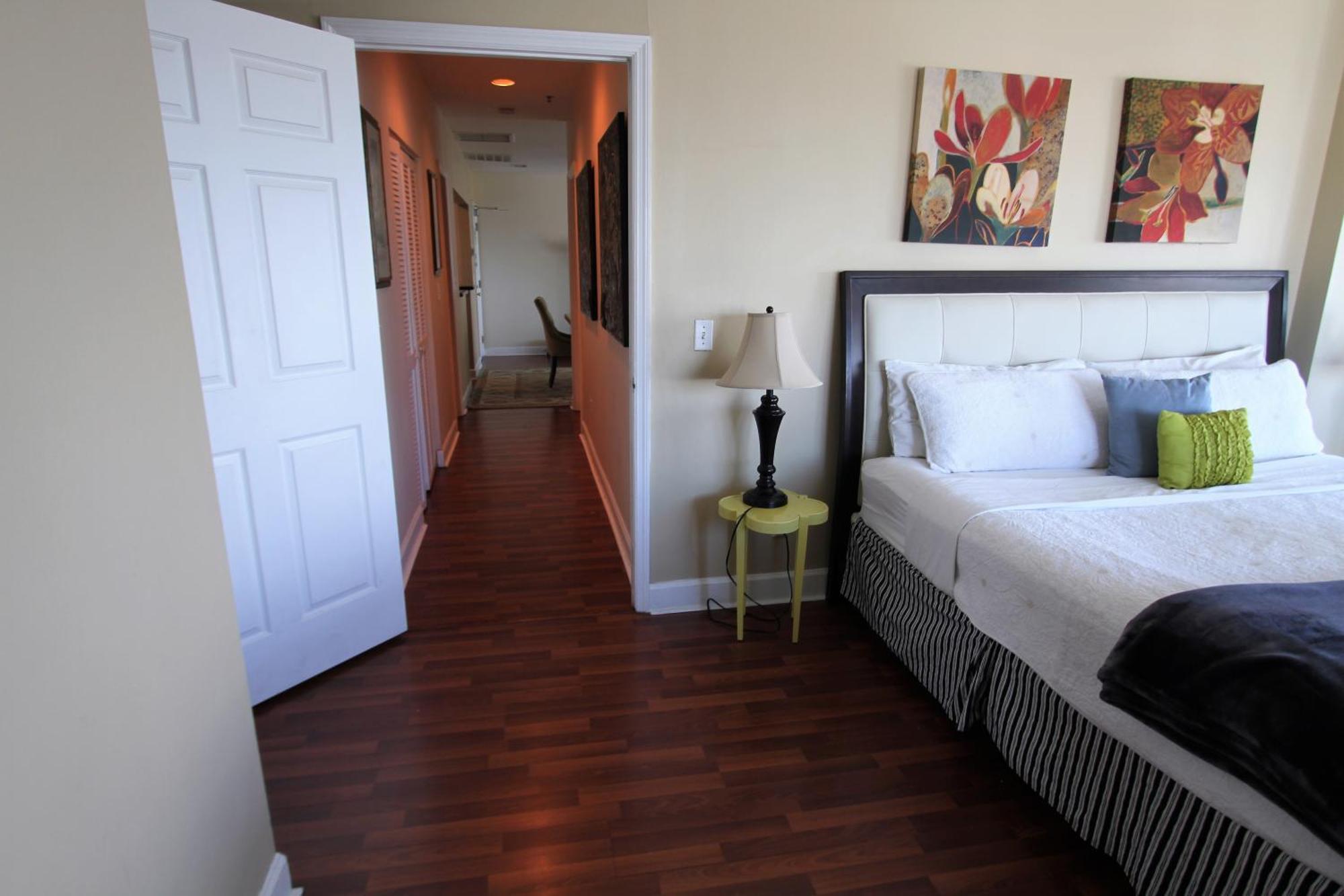 Castle Ph15 Spacious Penthouse With Balcony, Access, Pool, Tennis, Free Parking * Miami Beach