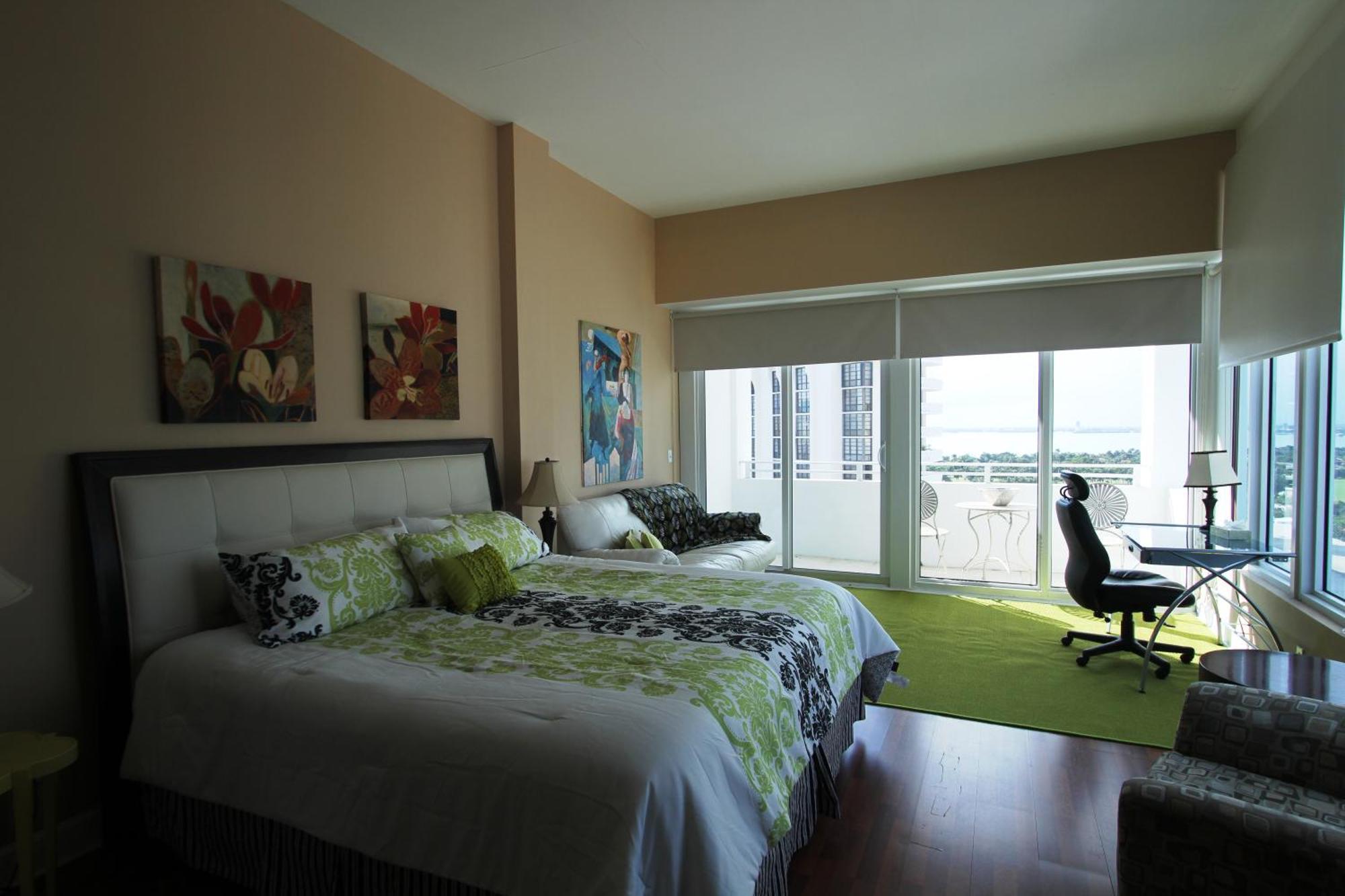 Castle Ph15 Spacious Penthouse With Balcony, Access, Pool, Tennis, Free Parking