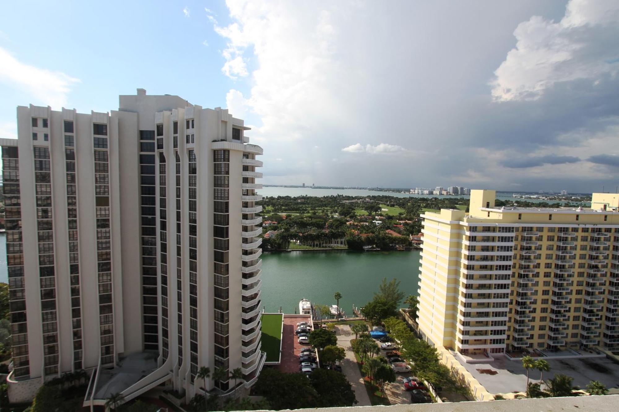 Holiday home Castle Ph15 Spacious Penthouse With Balcony, Access, Pool, Tennis, Free Parking