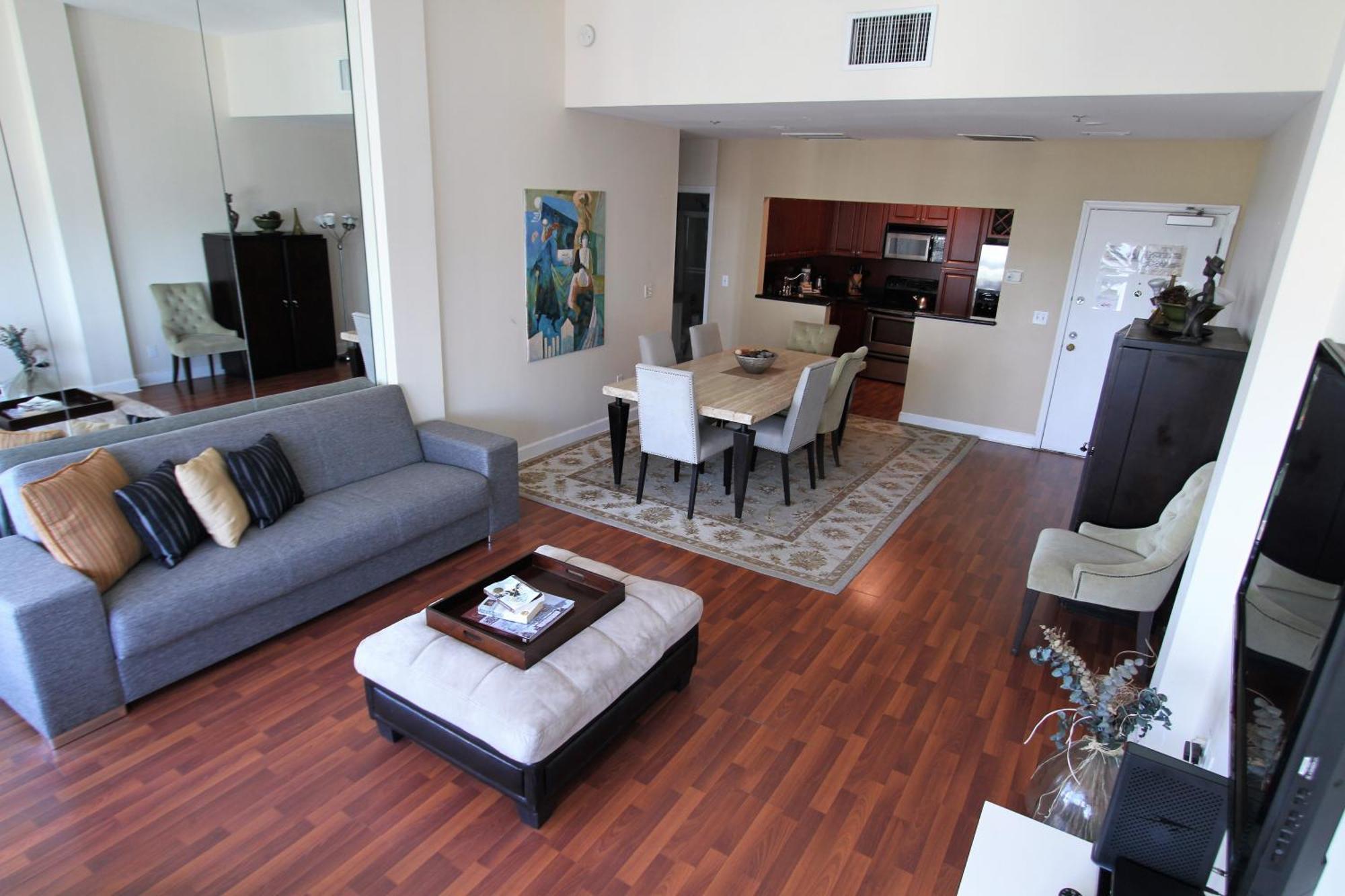 Castle Ph15 Spacious Penthouse With Balcony, Access, Pool, Tennis, Free Parking * Miami Beach