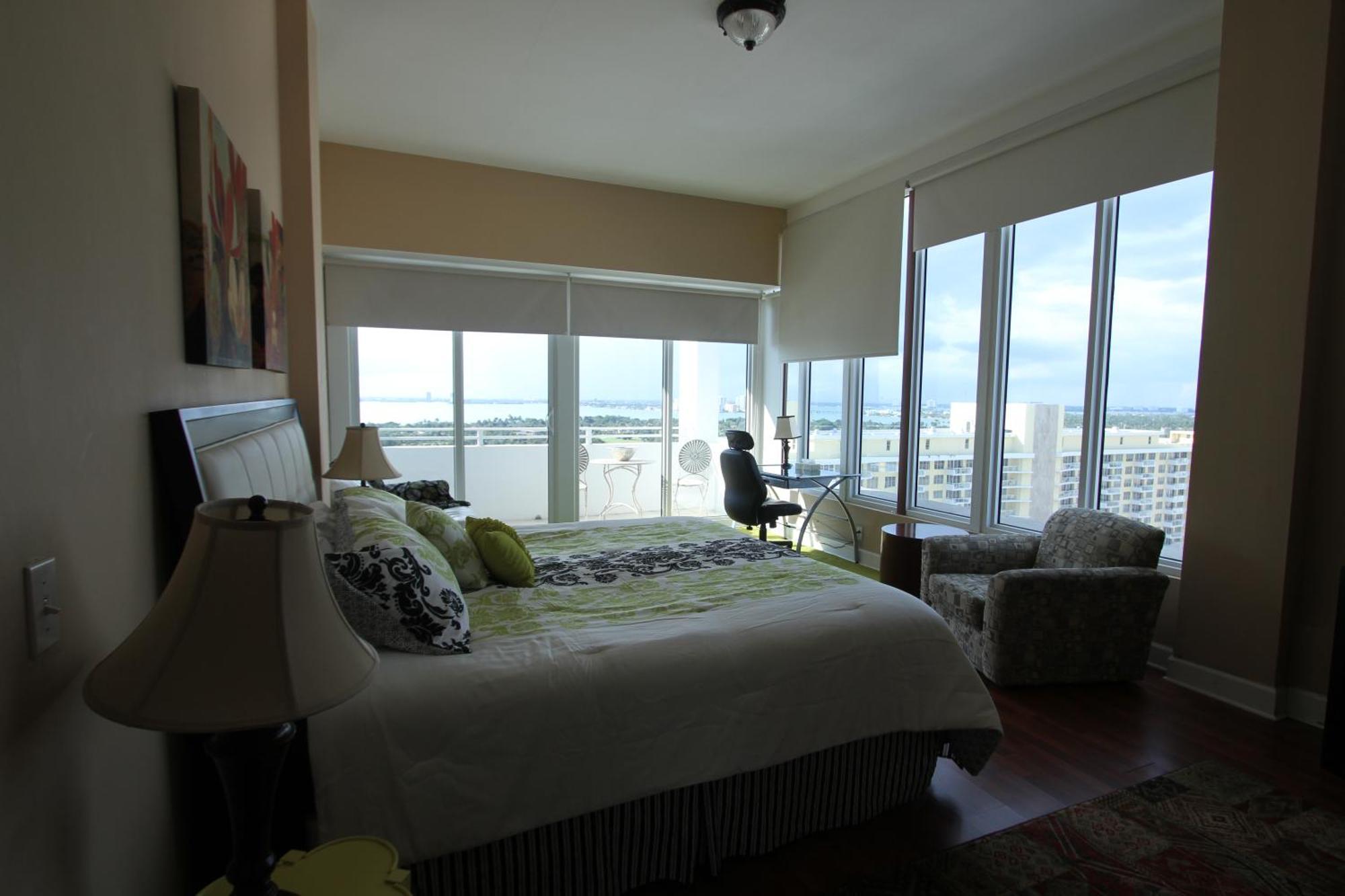 Castle Ph15 Spacious Penthouse With Balcony, Access, Pool, Tennis, Free Parking
