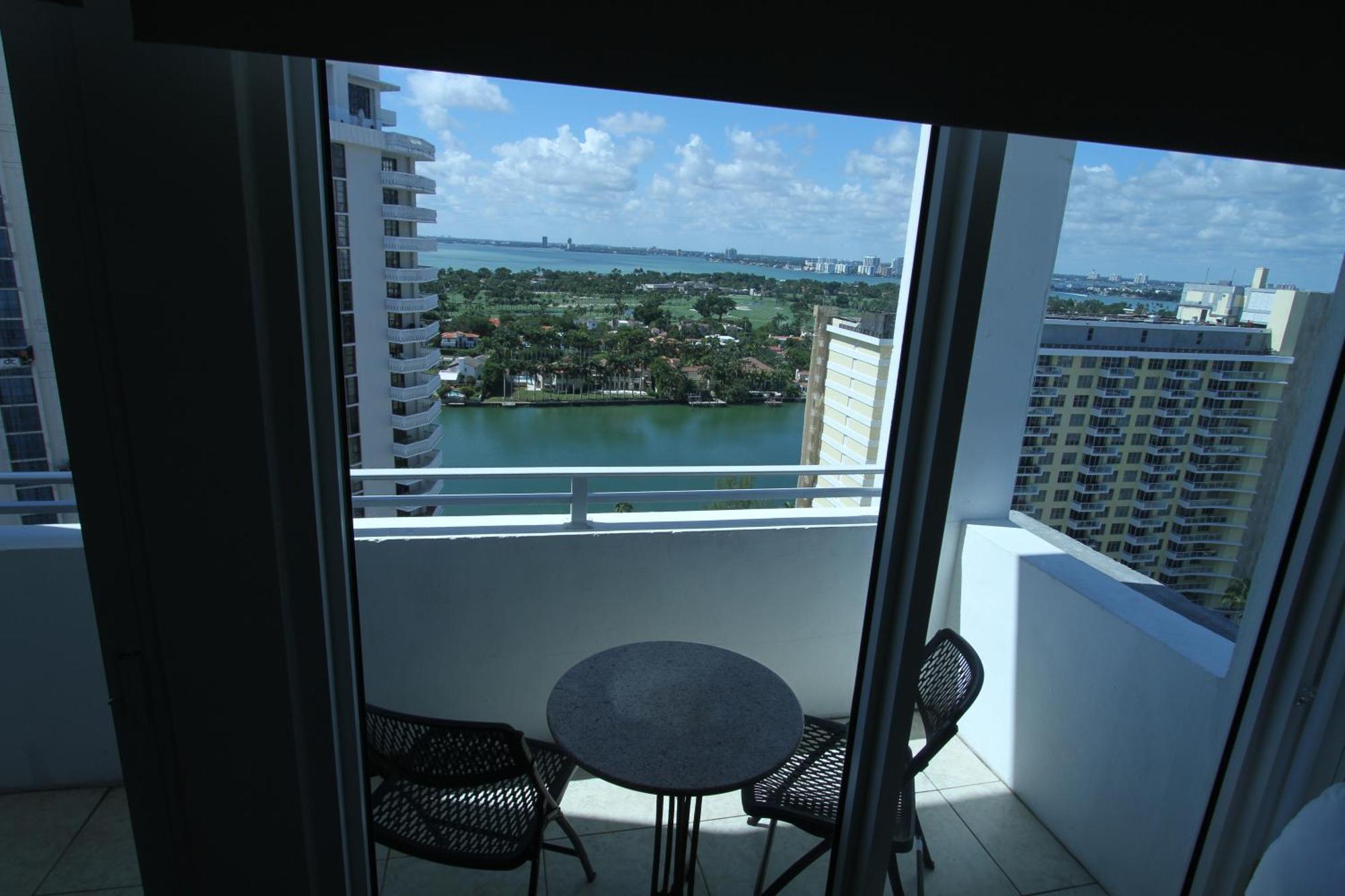 Holiday home Castle Ph15 Spacious Penthouse With Balcony, Access, Pool, Tennis, Free Parking