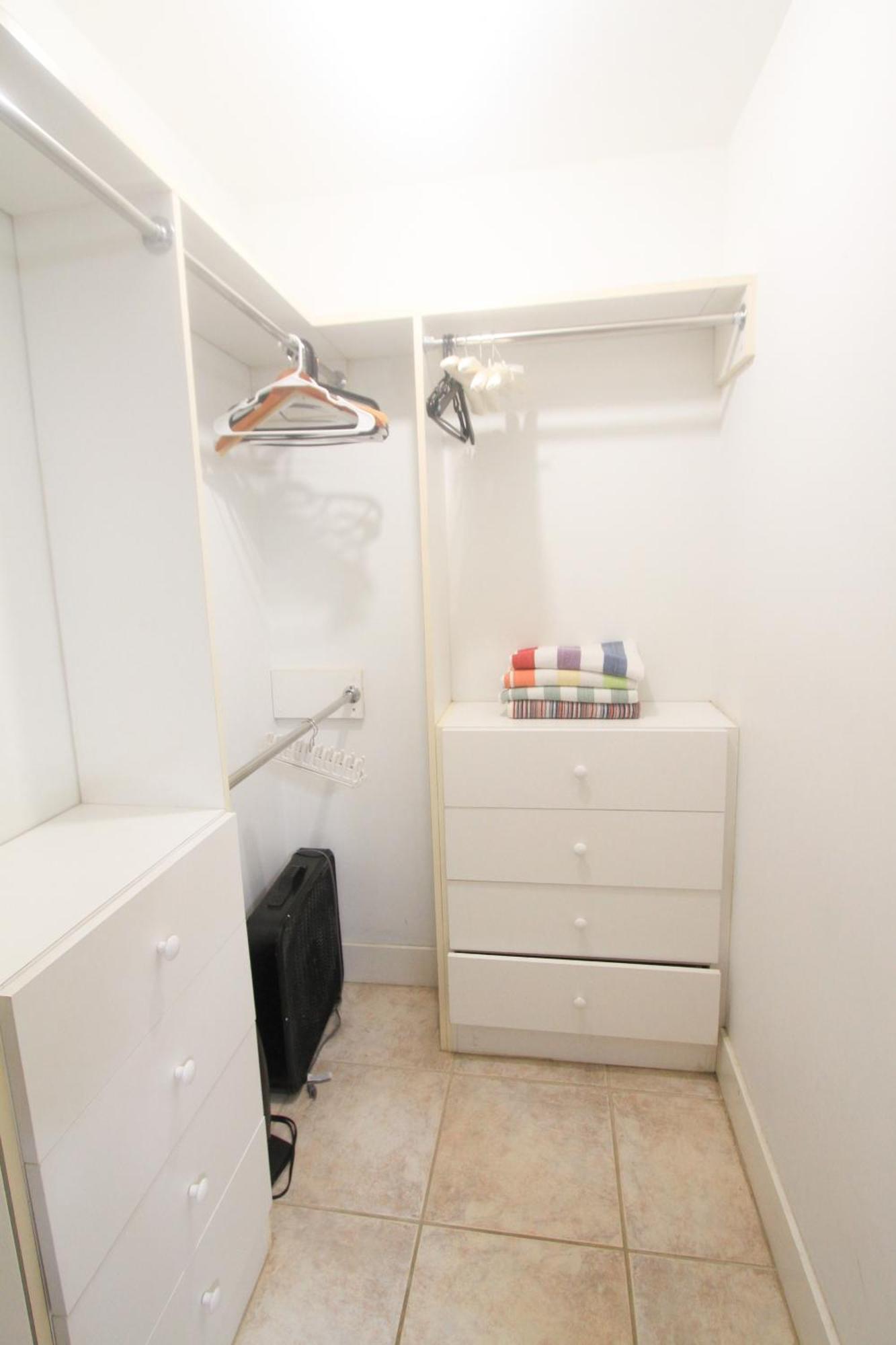 Holiday home Castle Pavillon 8 Beachfront - Private Access Loft With 2-story, Pool, Tennis, Free Parking Access *