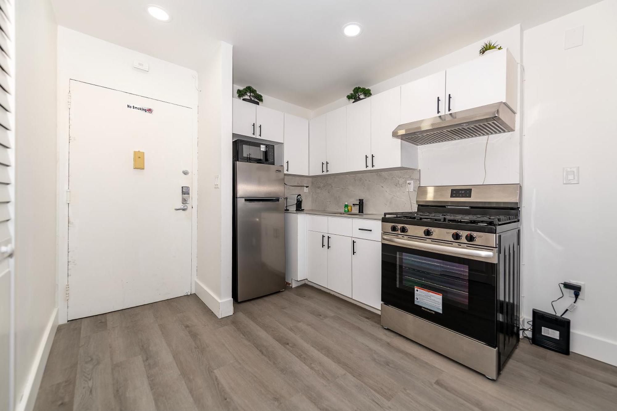 Washinghton Avenue Apartment *