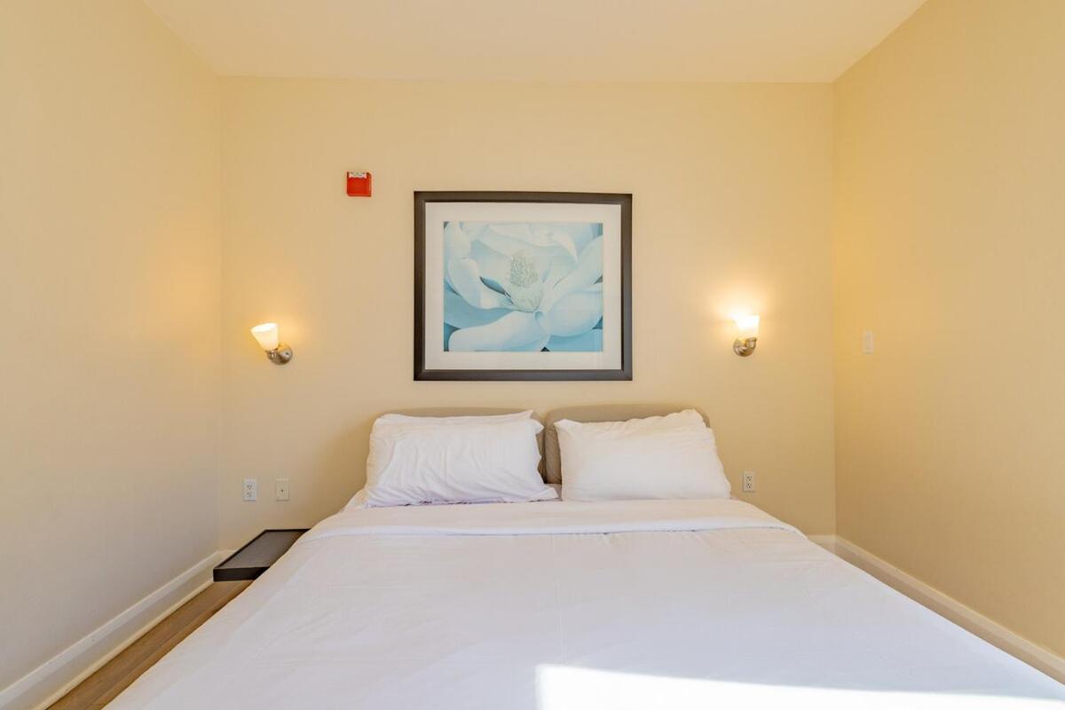 Amazing 1 Bedroom With Rooftop Pool D304 *