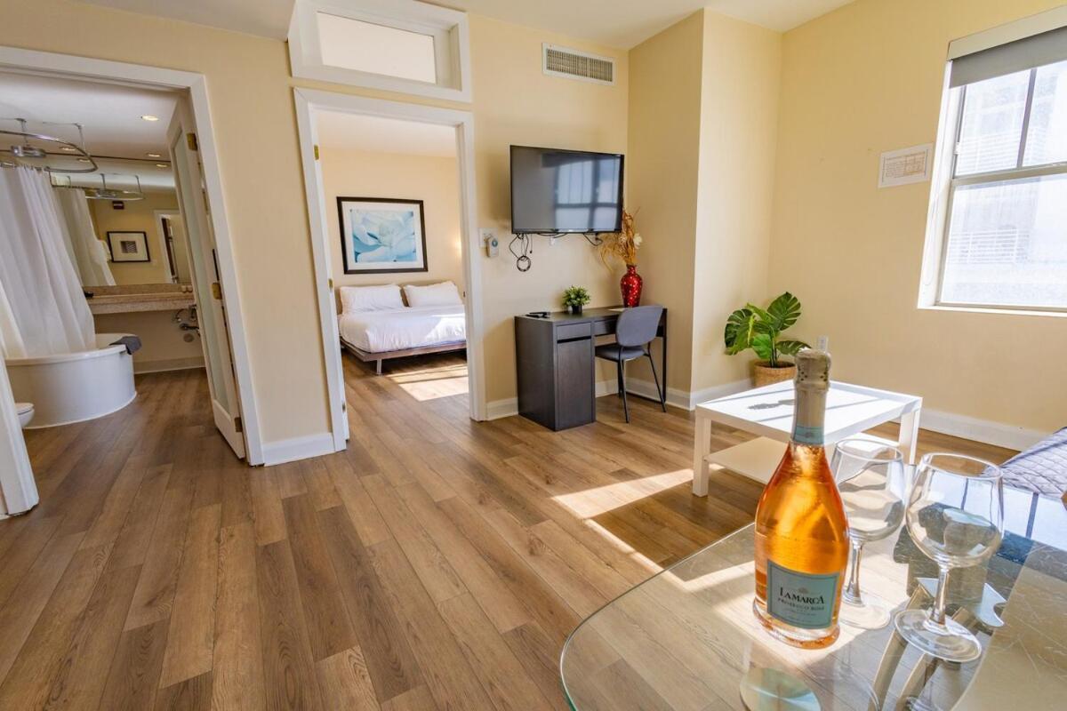 Amazing 1 Bedroom With Rooftop Pool D304 *