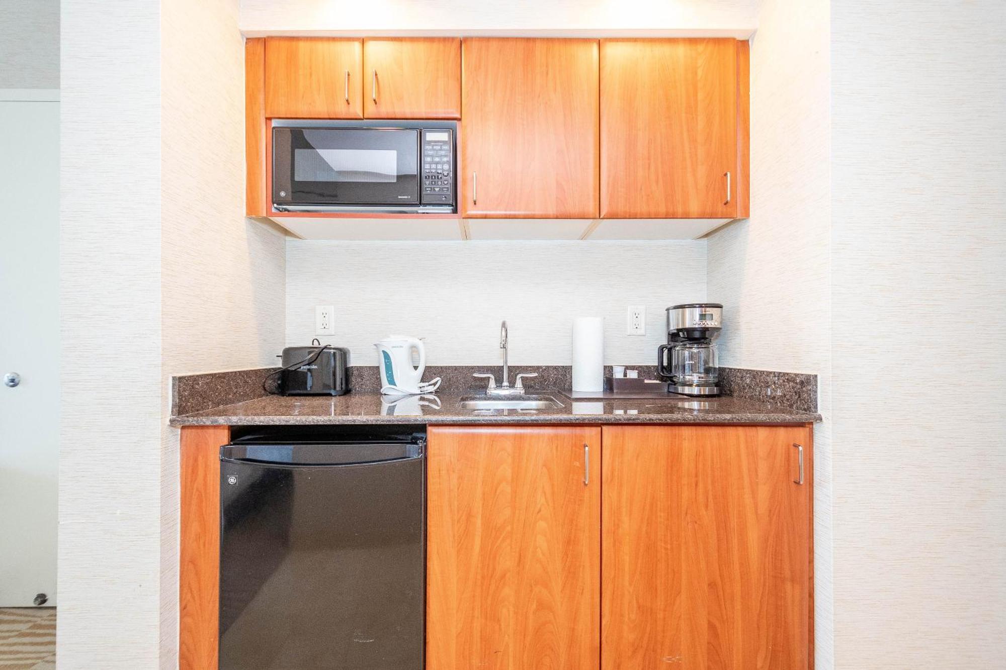 Luxury Trump International Ocean View 1100sf 1 Bd Apartment