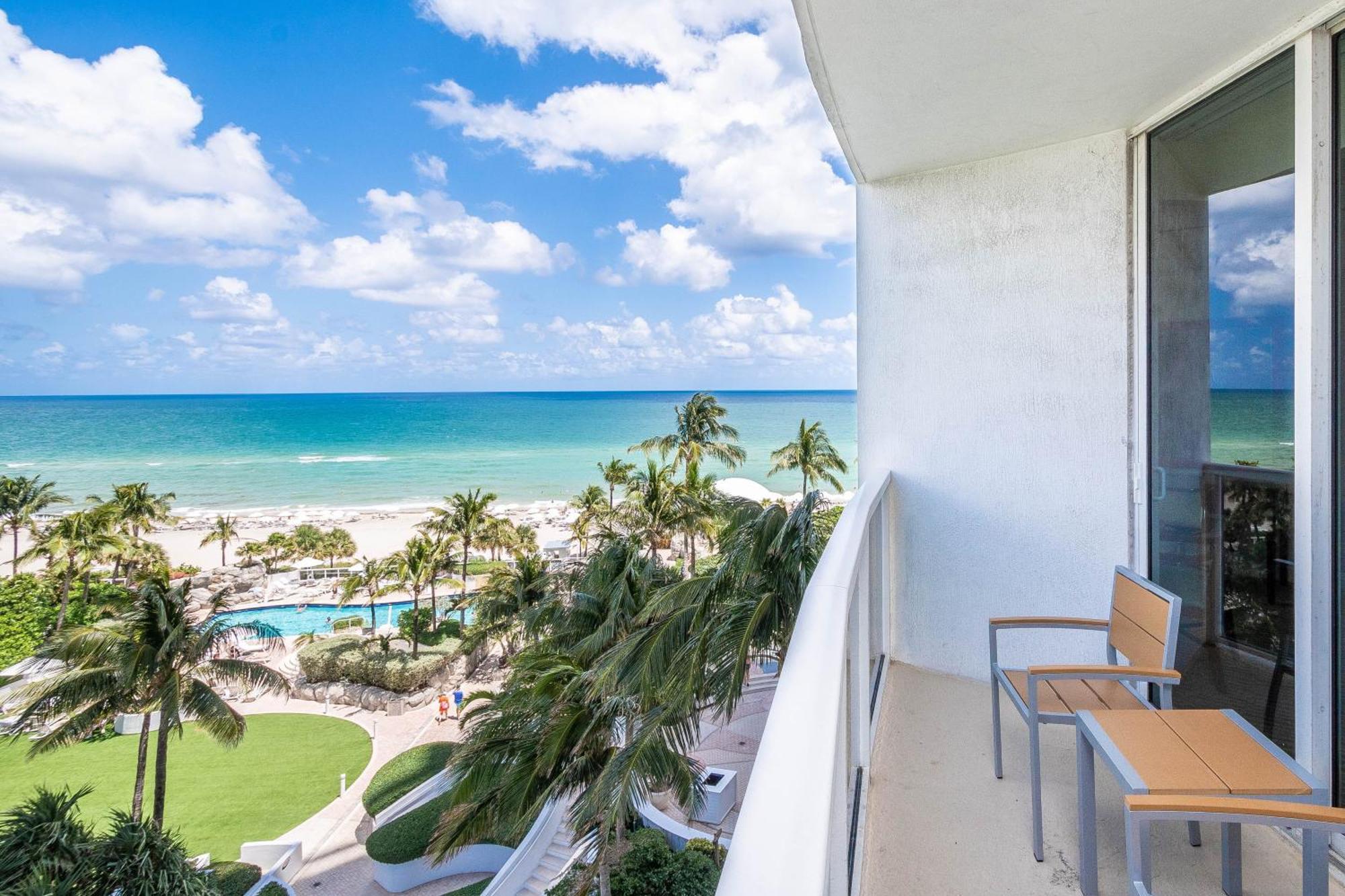 Apartment Luxury Trump International Ocean View 1100sf 1 Bd
