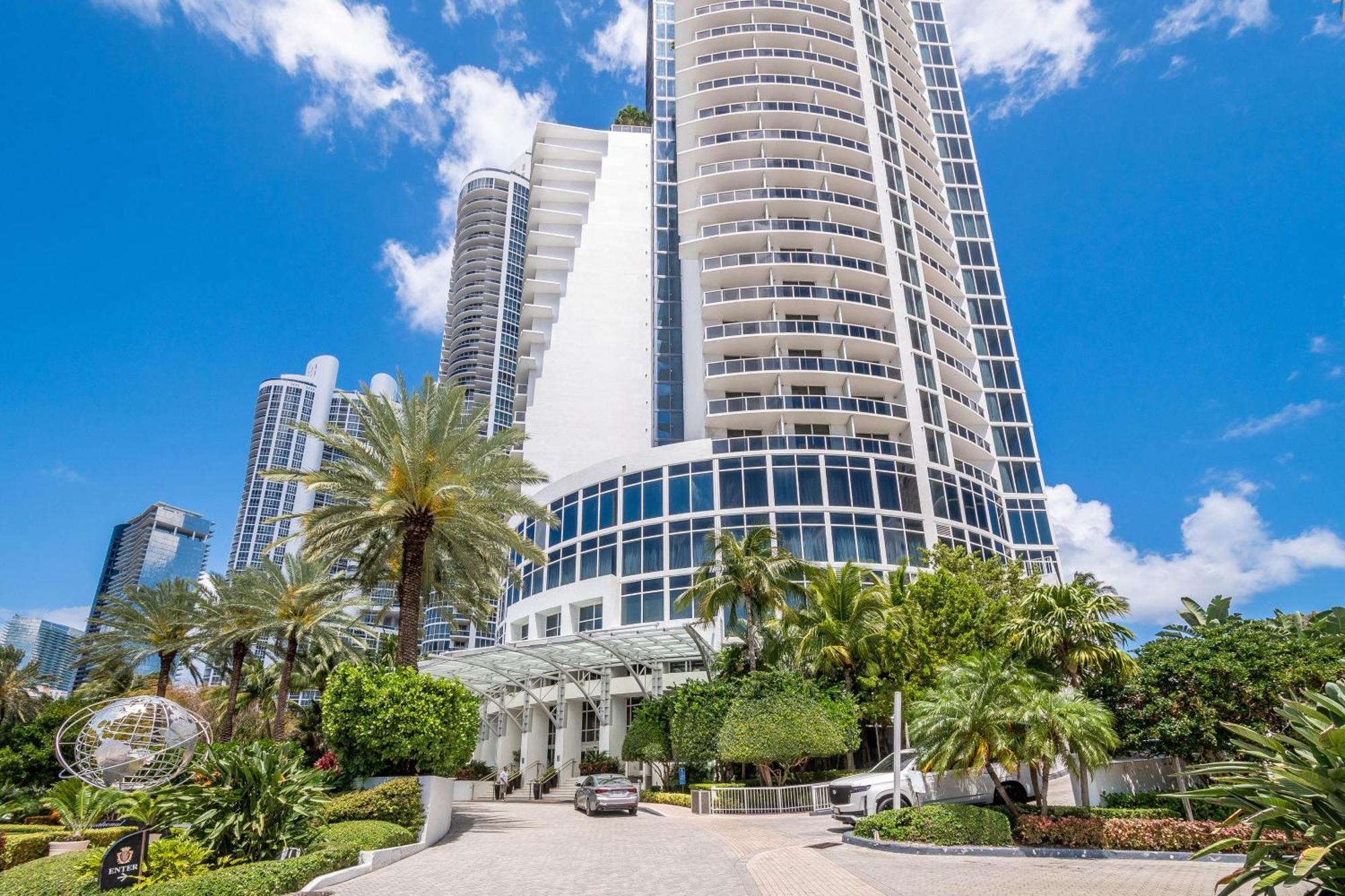 Luxury Trump International Ocean View 1100sf 1 Bd Apartment *