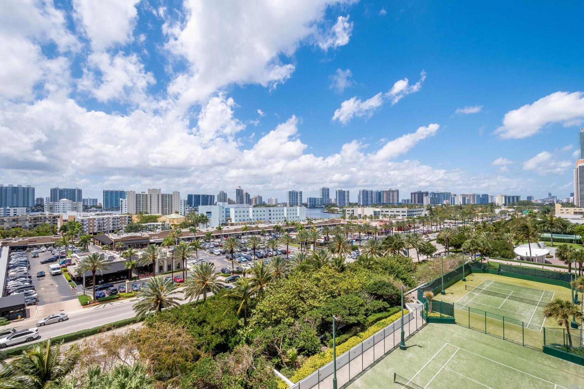 Apartment Luxury Trump International Ocean View 1100sf 1 Bd Miami Beach