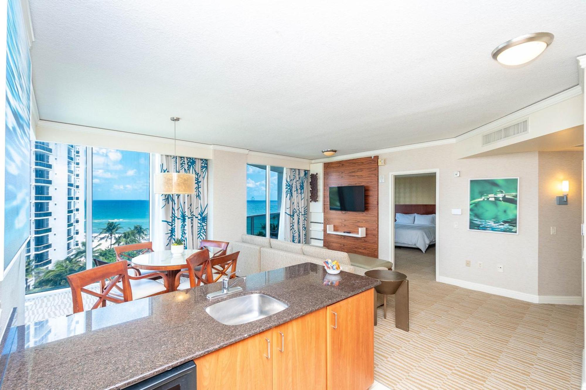 Luxury Trump International Ocean View 1100sf 1 Bd * Miami Beach