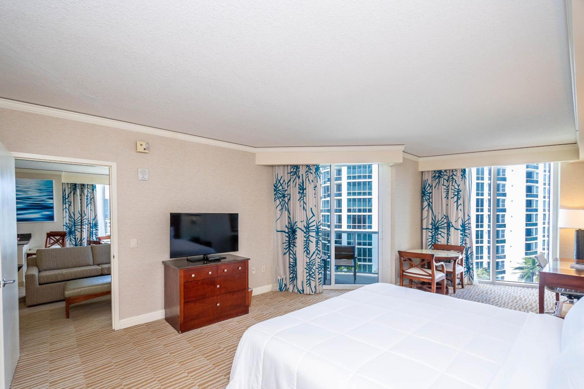 Apartment Luxury Trump International Ocean View 1100sf 1 Bd Miami Beach
