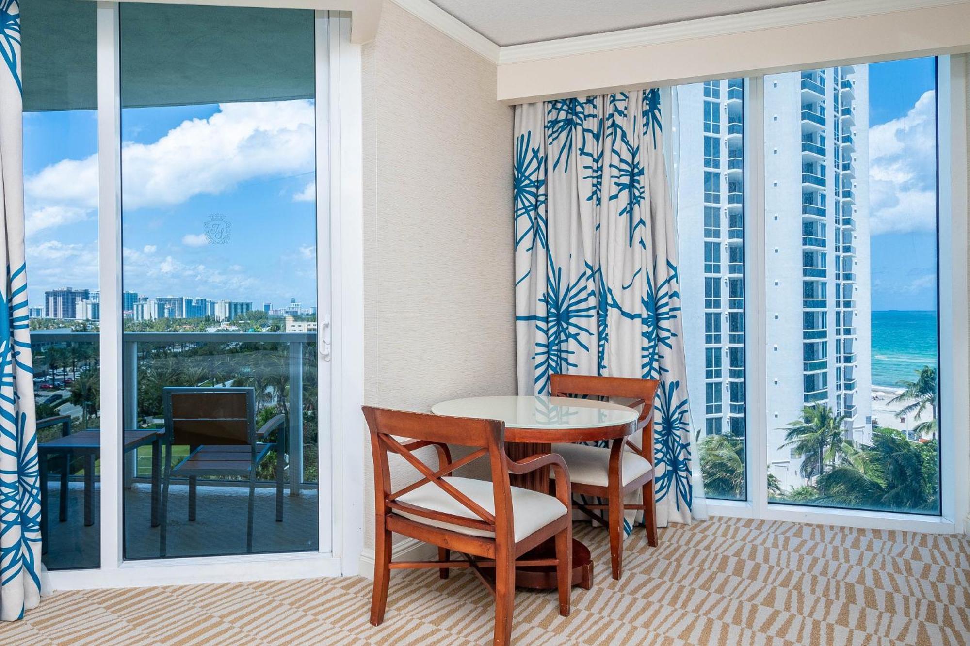 Luxury Trump International Ocean View 1100sf 1 Bd *