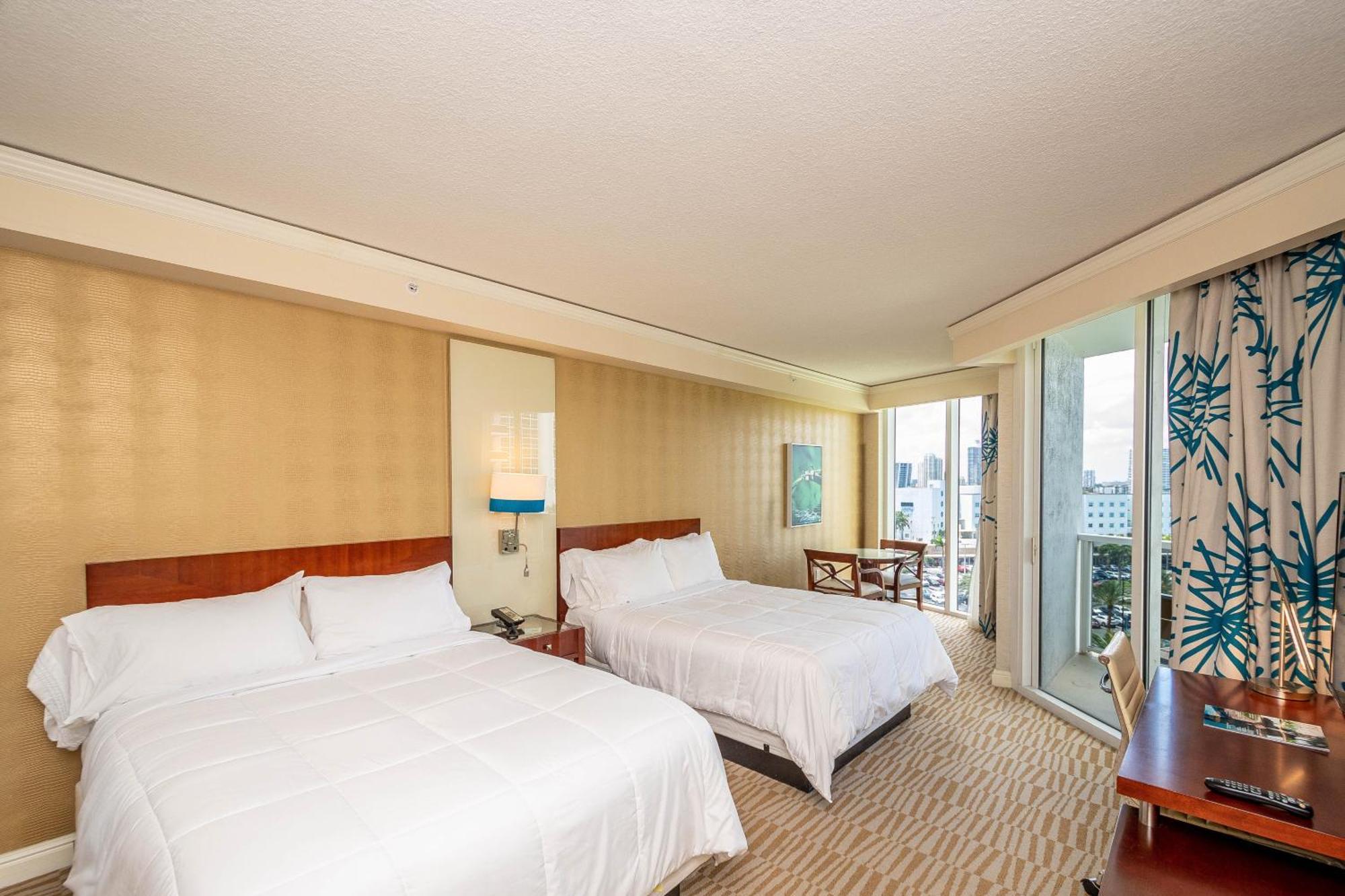 Apartment Luxury Trump International Ocean View 1100sf 1 Bd