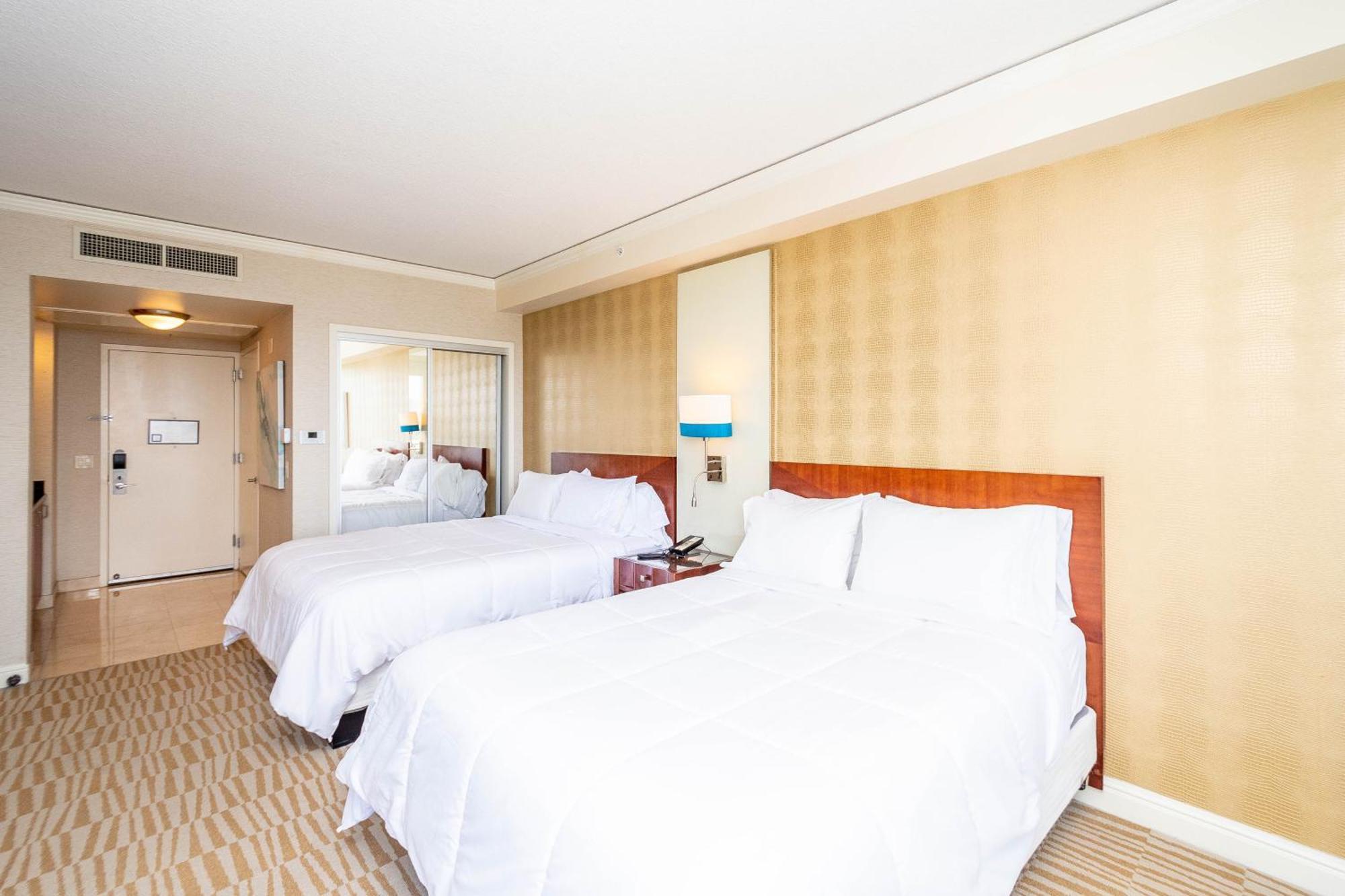Apartment Luxury Trump International Ocean View 1100sf 1 Bd *