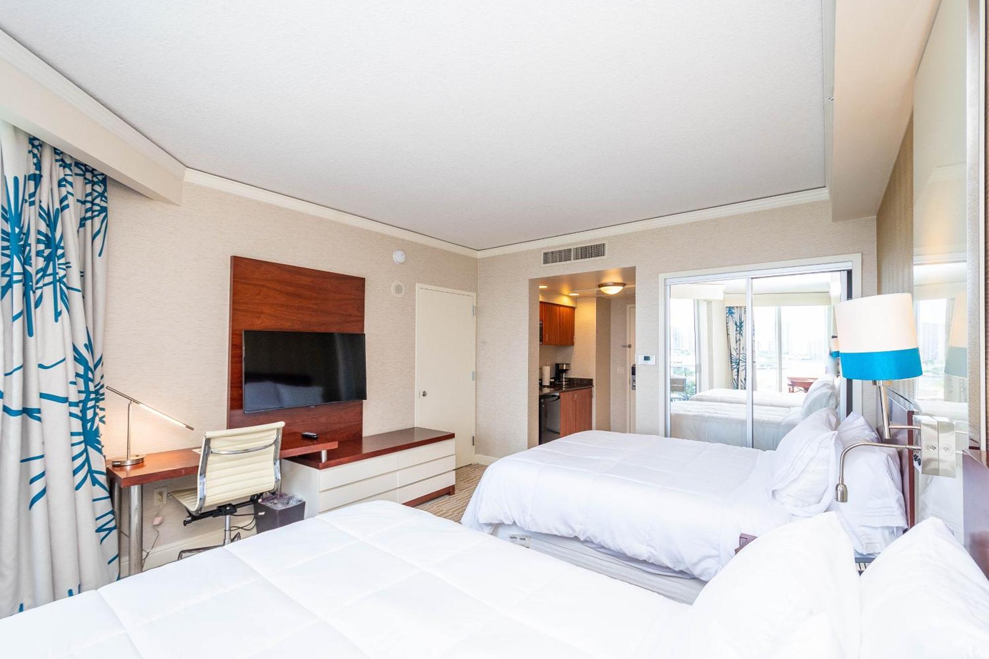 Luxury Trump International Ocean View 1100sf 1 Bd Apartment