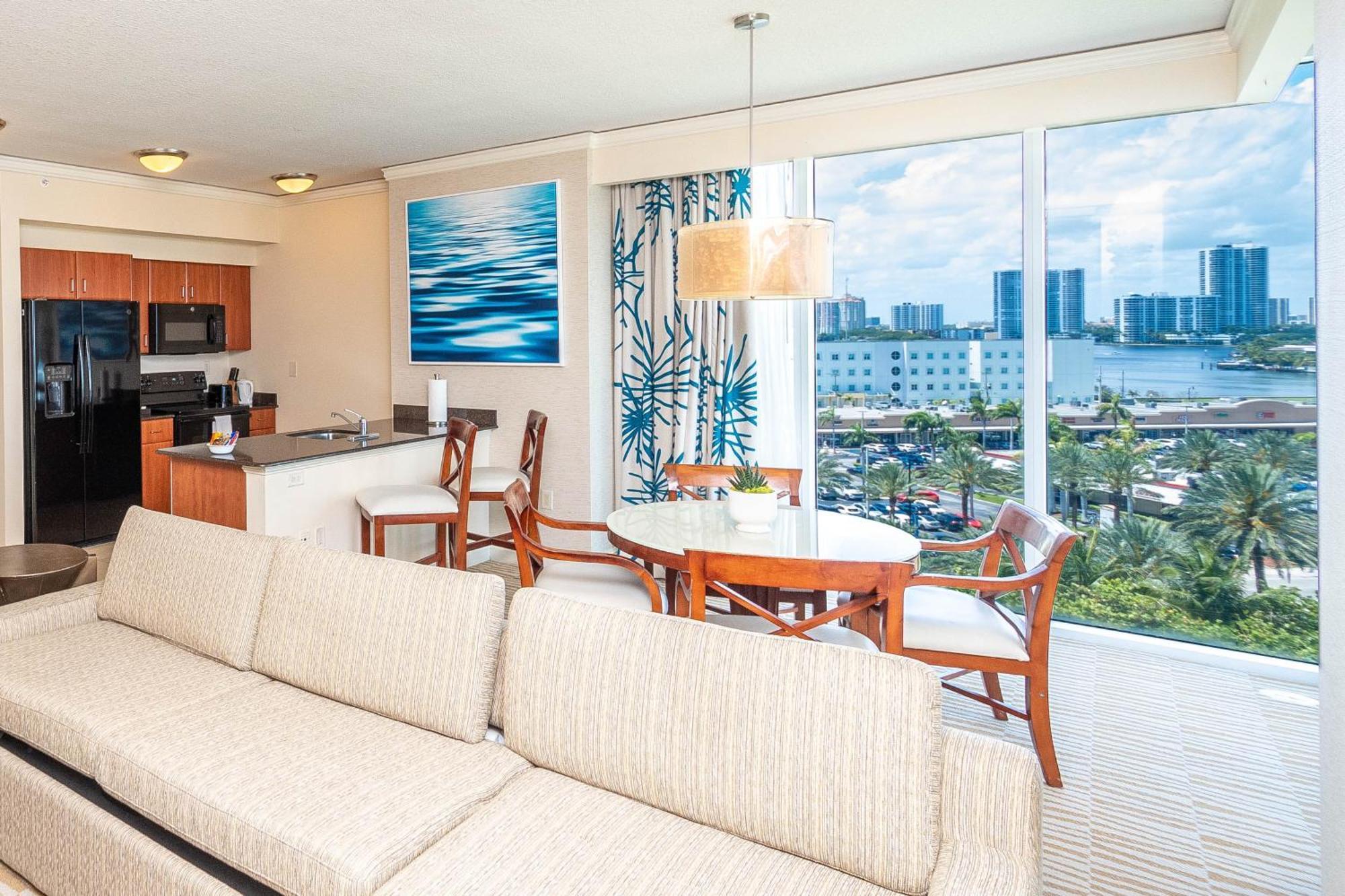 Luxury Trump International Ocean View 1100sf 1 Bd *