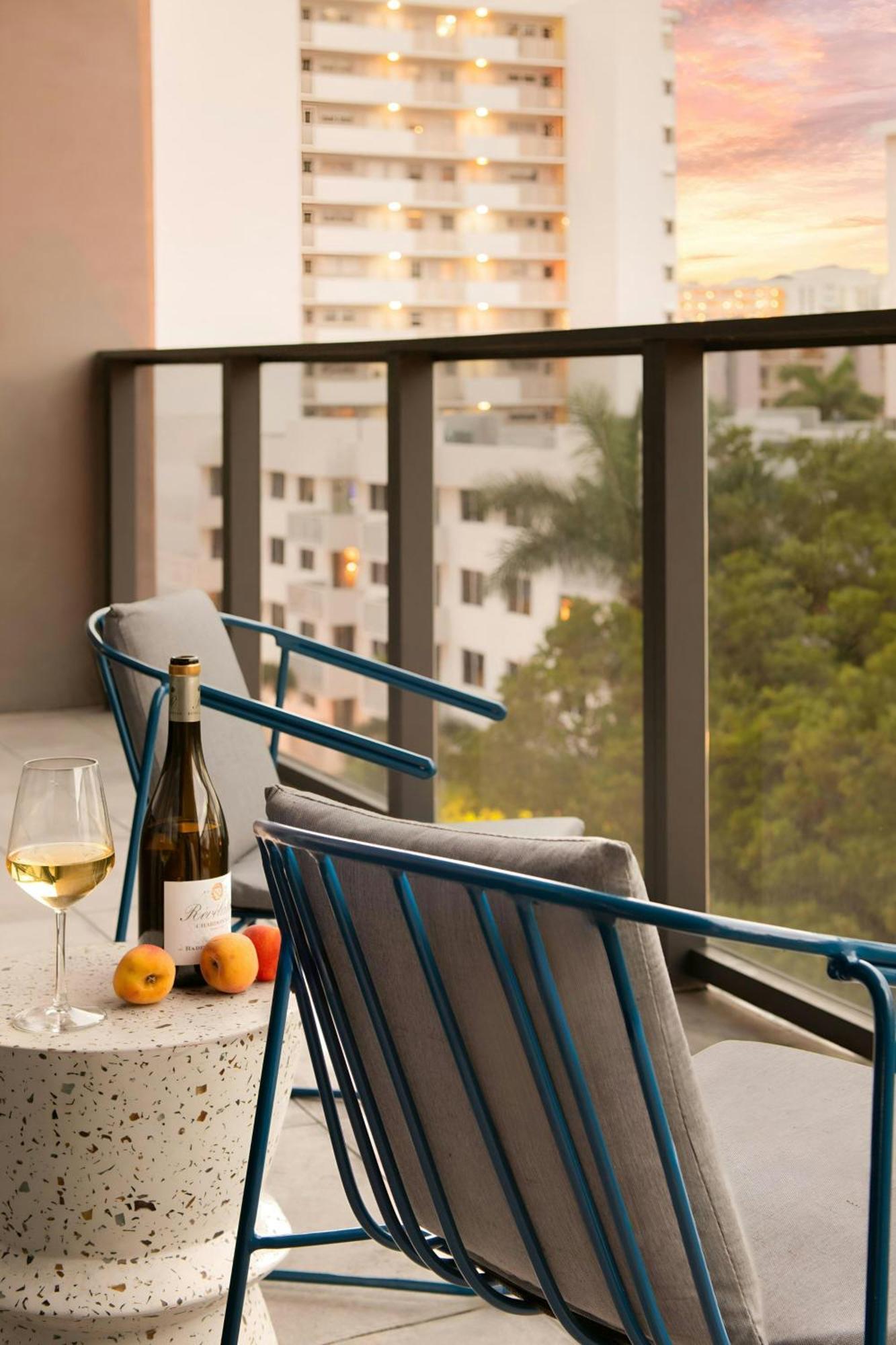 Sonder 17west 3*