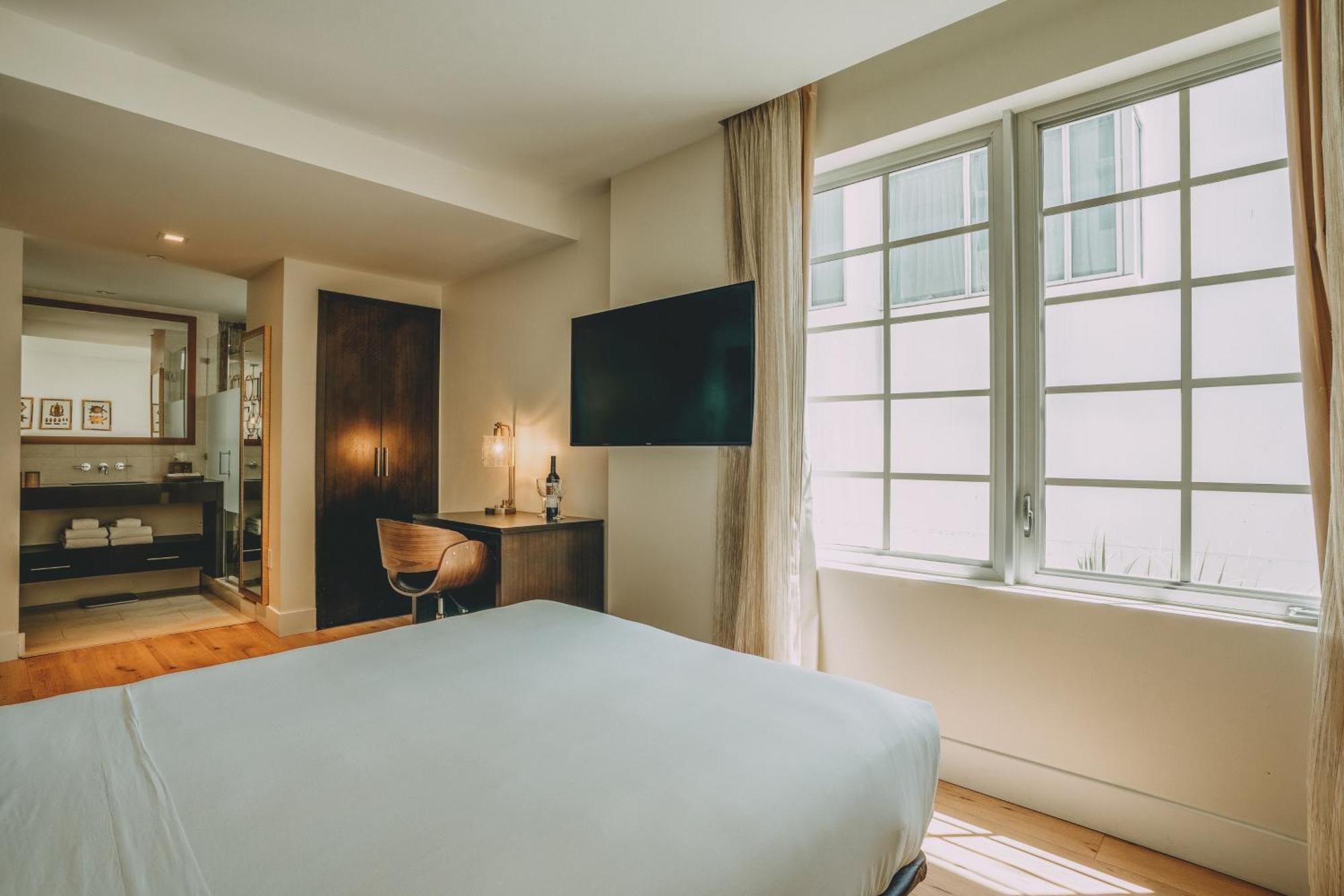 Iberostar Waves Berkeley Shore Hotel 4*