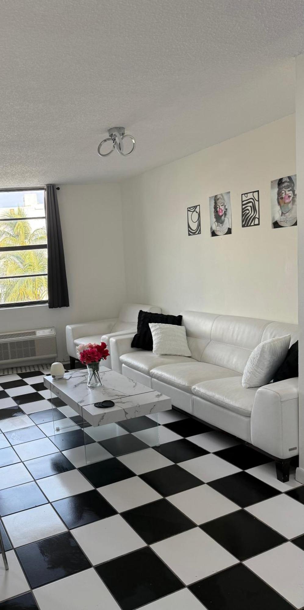 Large Location In South Beach!