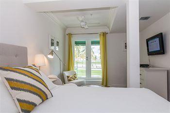 The At Cafe Milano By South Vacation Hotel Miami Beach