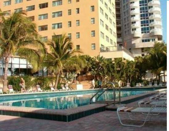 Apartment Miami Beachfront With Pool Wifi & Cheap Parking *