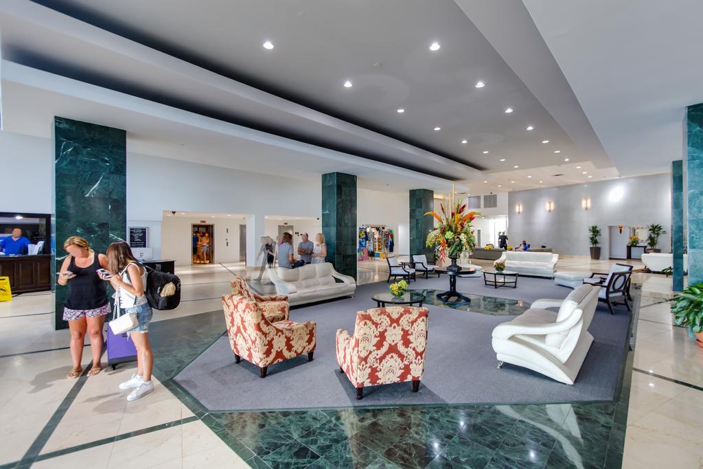 Oceanfront Studio Casablanca Apartment Miami Beach