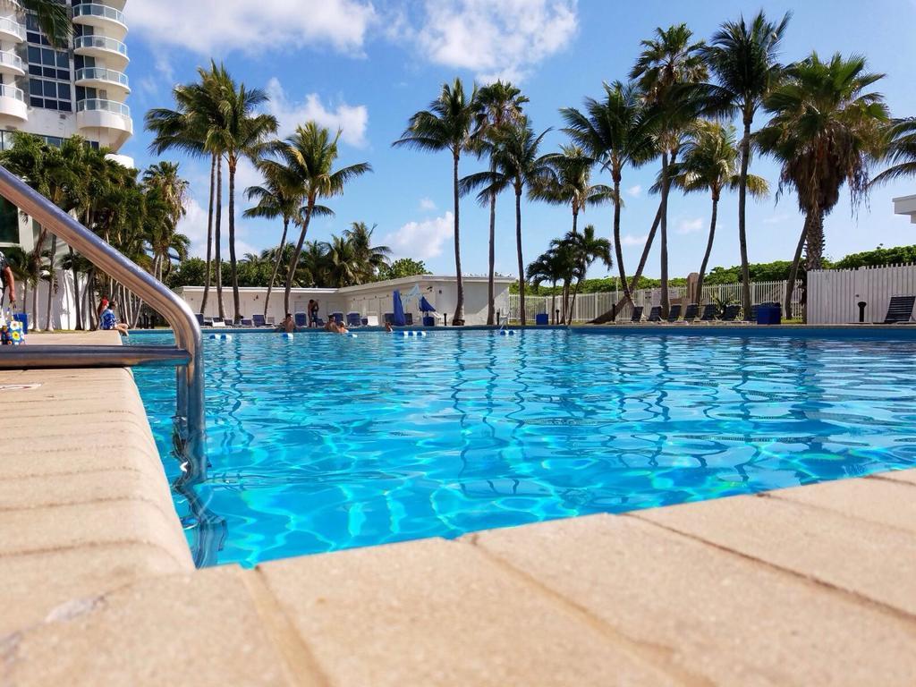 Suncoast I - Balcony Front Beach Apartment Miami Beach