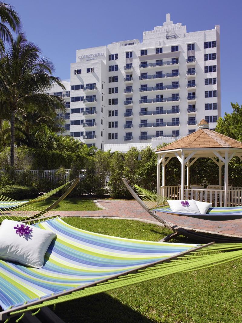 Cadillac & Beach Club, Autograph Collection Hotel 4*
