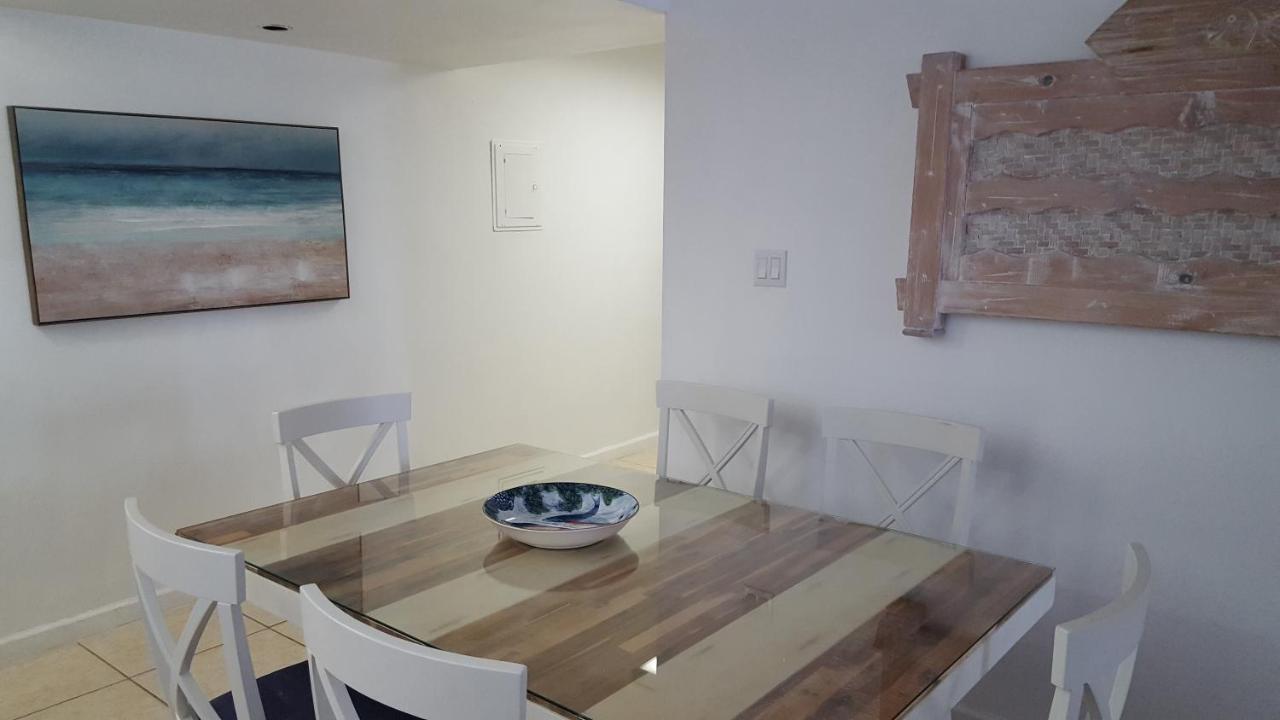 2 Bedroom 2 Bath Beachfront On Miami Millionaire Row 2* Miami Beach