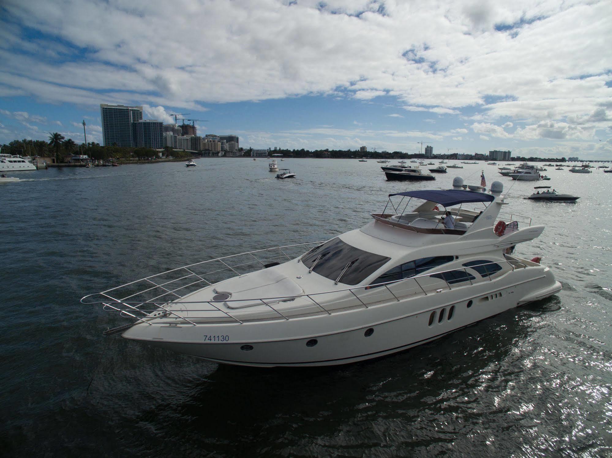 Hotel Miami Luxury Yacht Charters