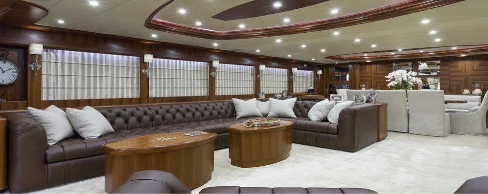 Hotel Miami Luxury Yacht Charters