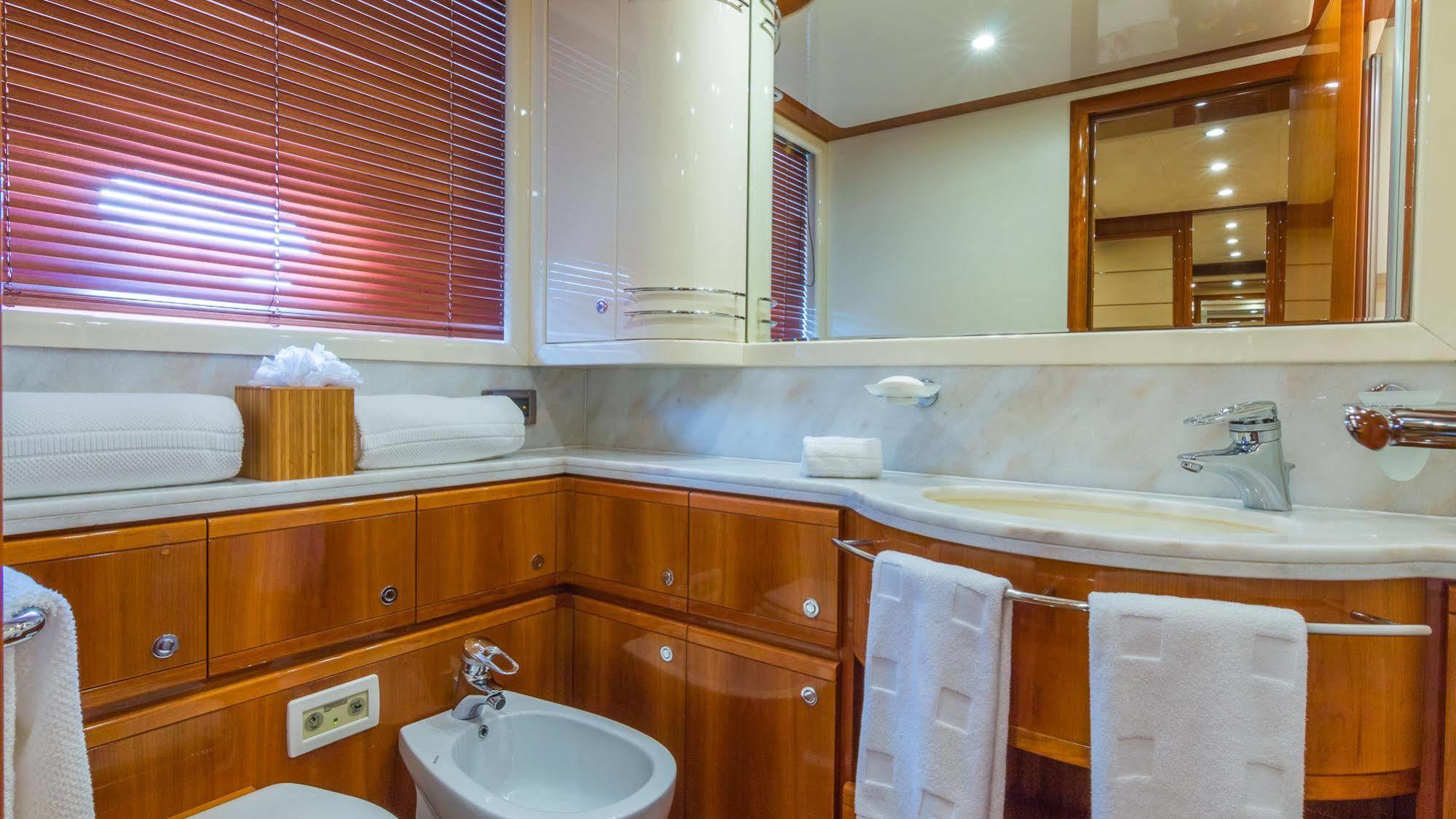 Miami Luxury Yacht Charters