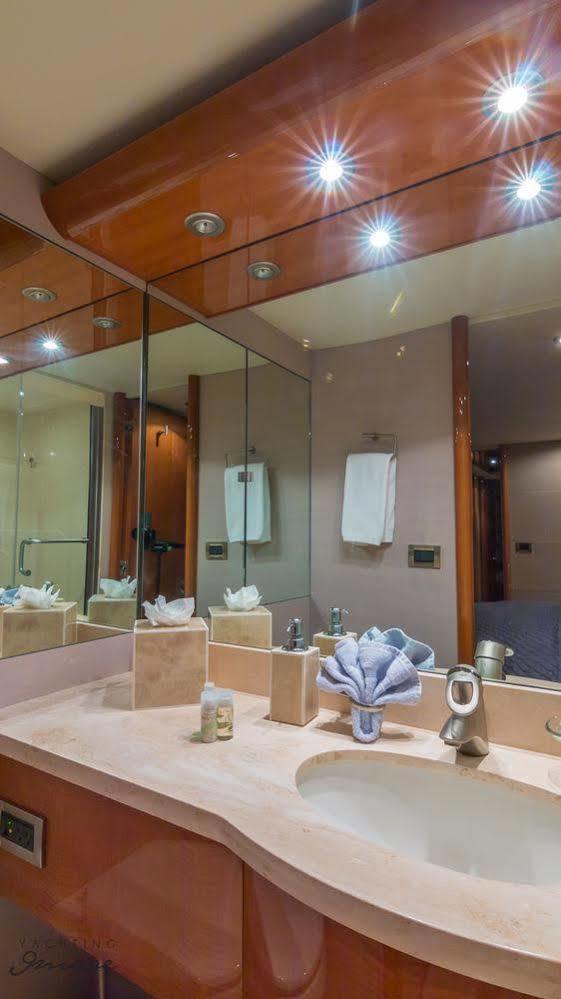 Hotel Miami Luxury Yacht Charters Miami Beach