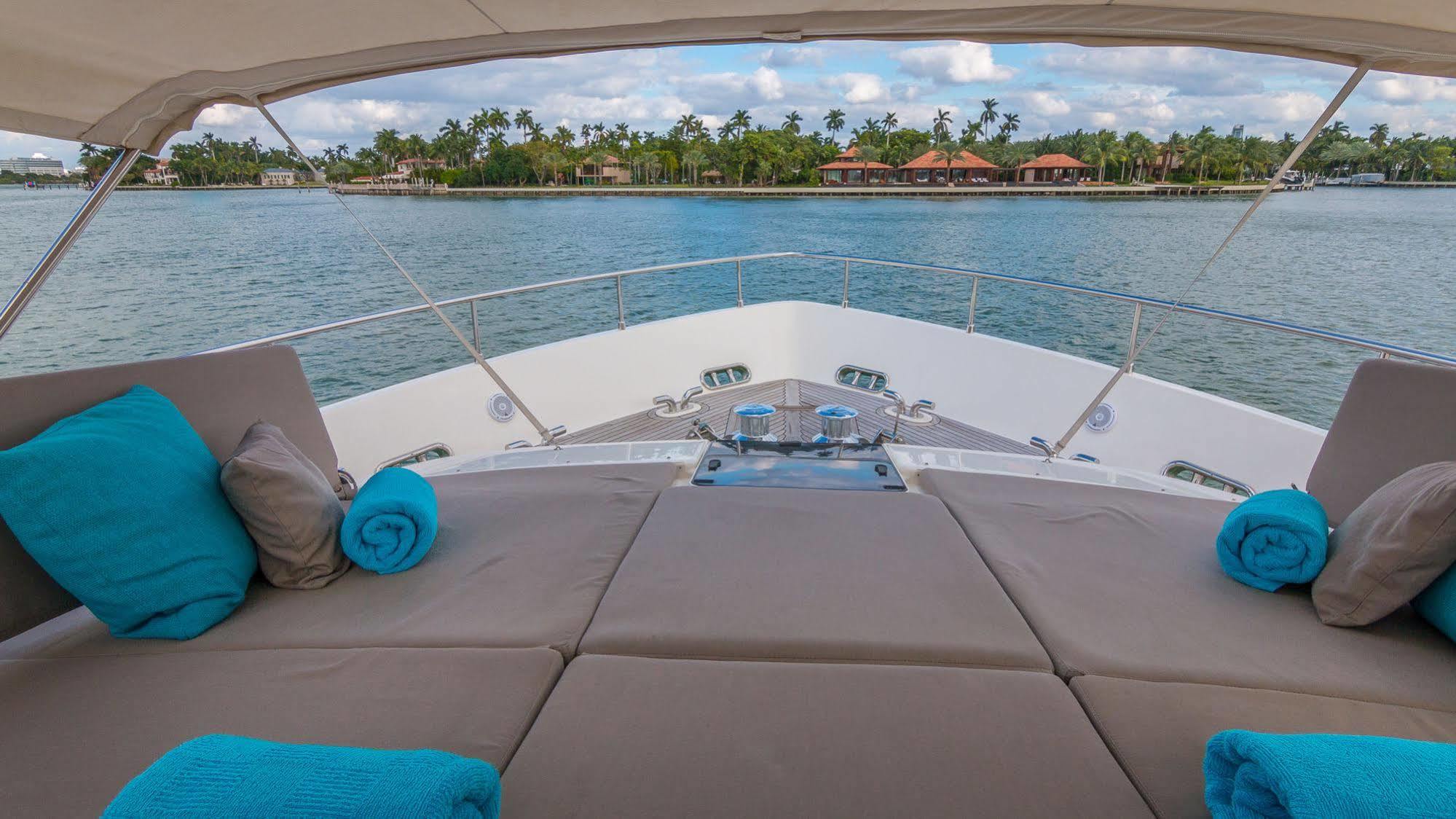 Hotel Miami Luxury Yacht Charters