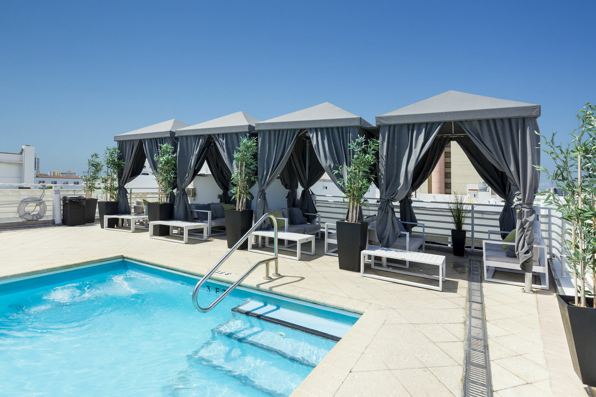 Apartment At Congress Ocean Drive Miami Beach