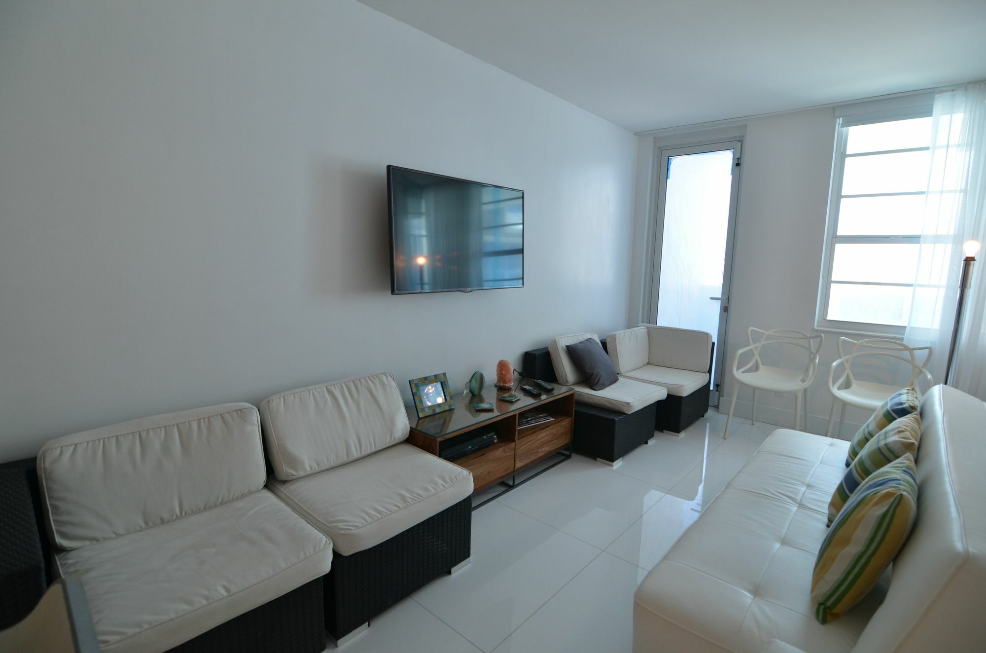 Riviera Luxury Living At The Decoplage Apartment