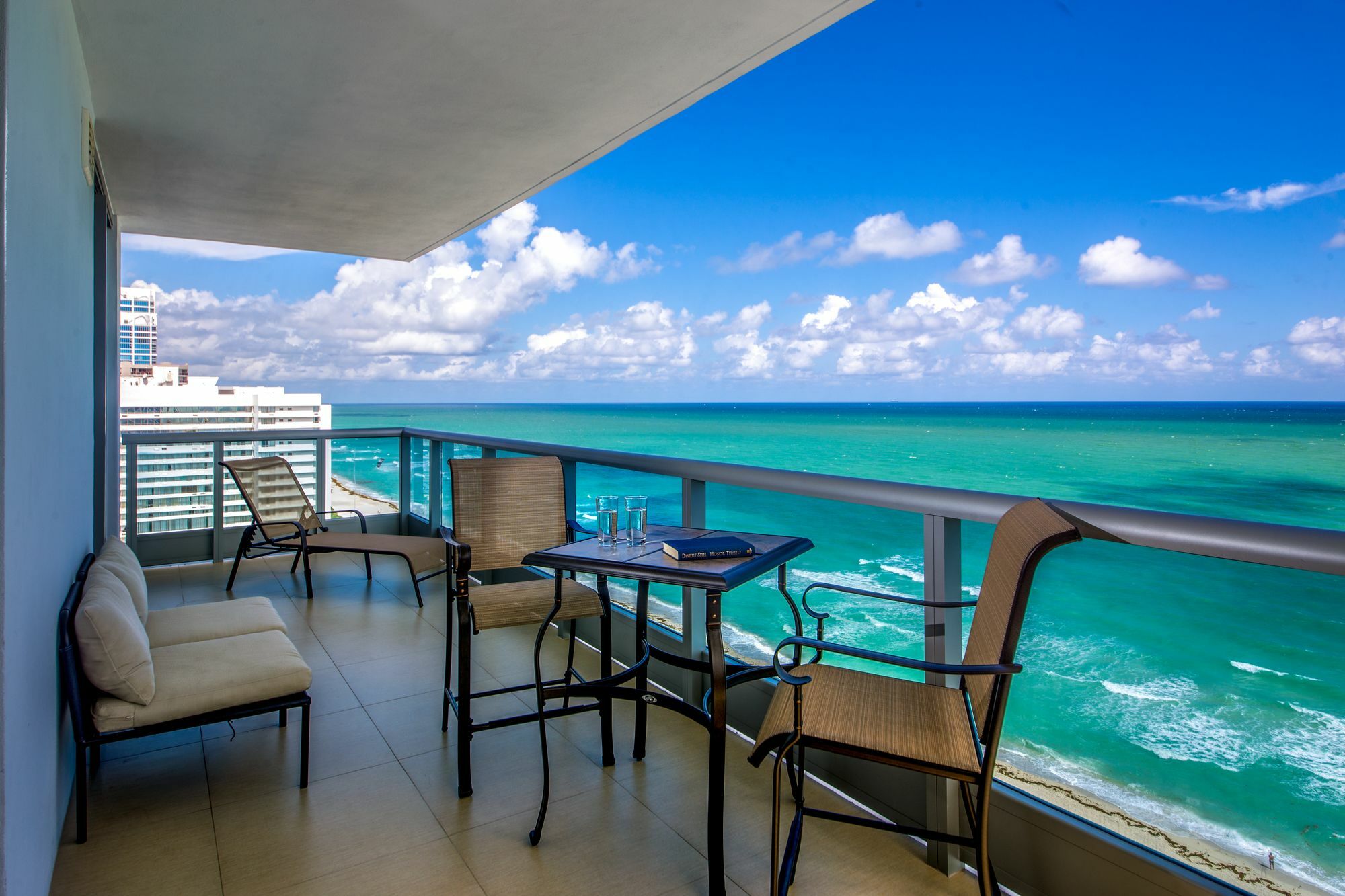Cote D'azur Ocean Miami Aparthotel