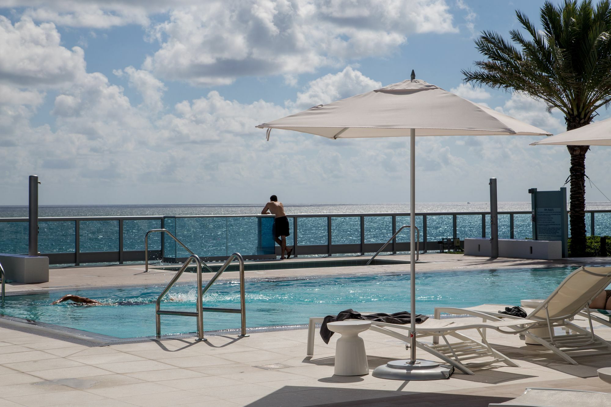 Cote D'azur Ocean Miami Aparthotel
