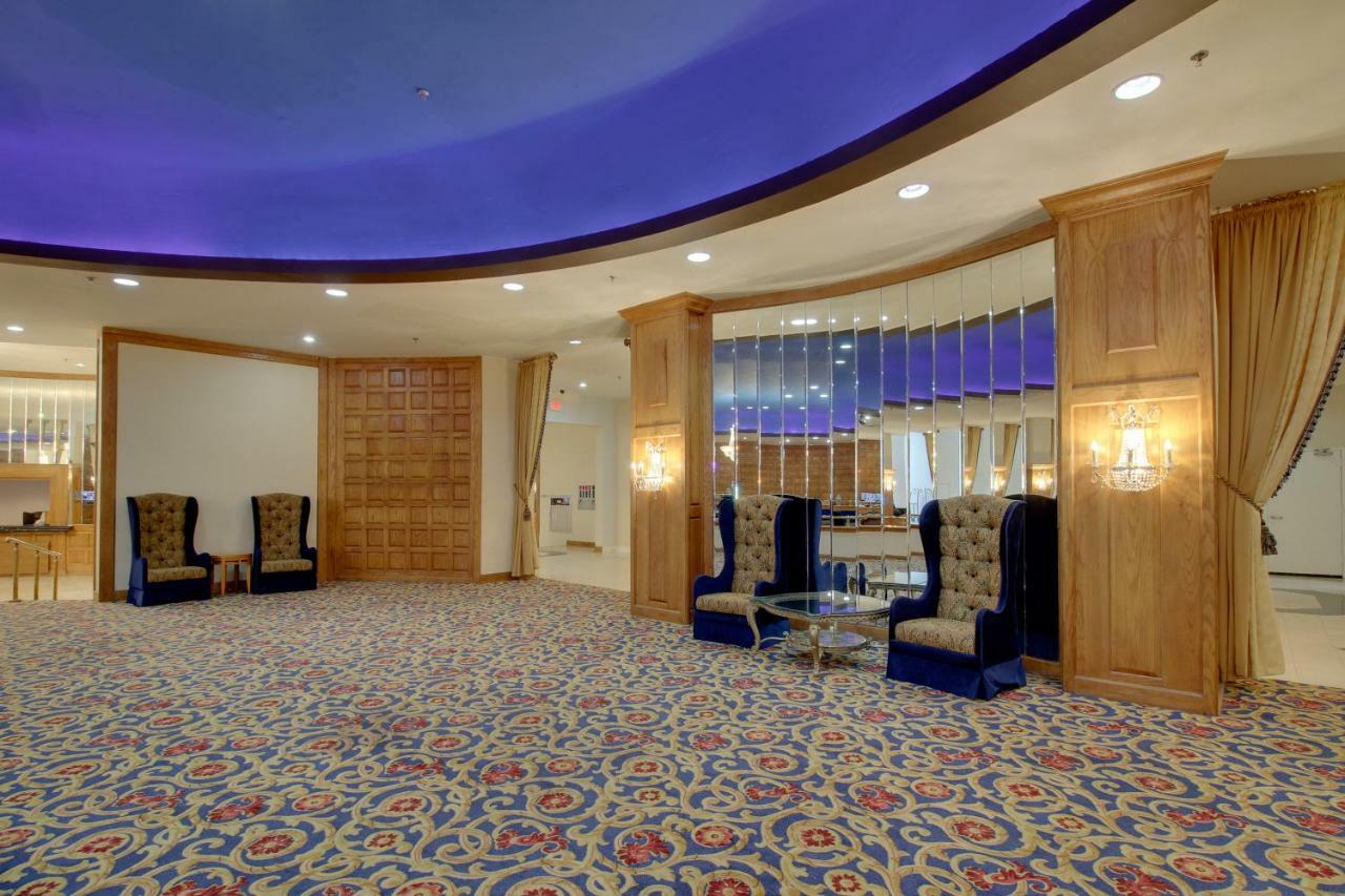 Castle Beach: Strawberry Lime Hotel Miami Beach