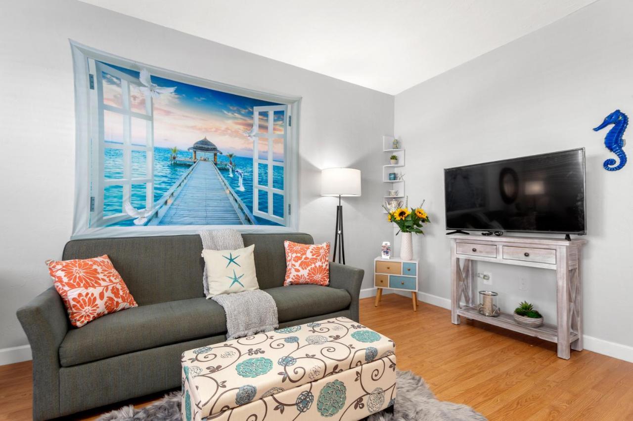 Ensuite Apt On Collins Ave * Miami Beach