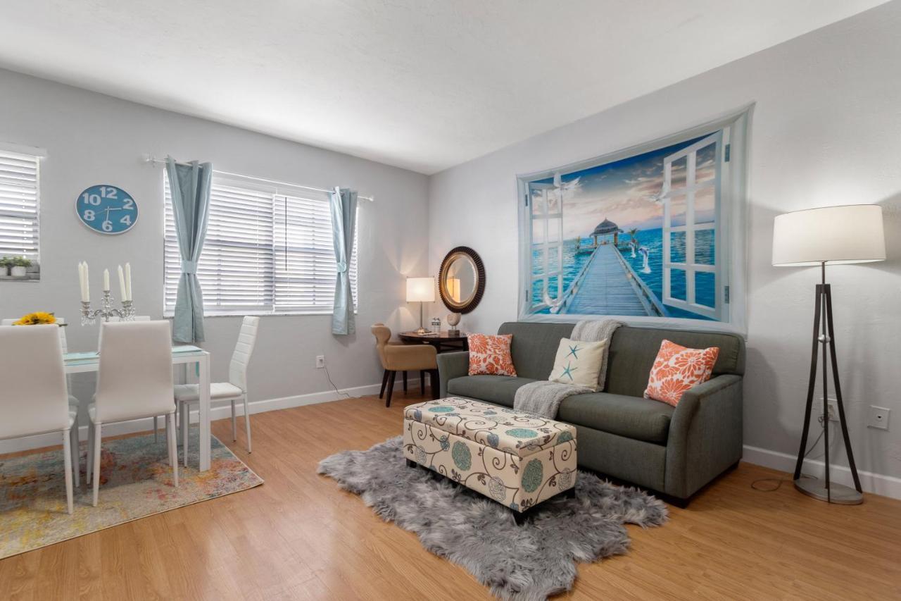Ensuite Apt On Collins Ave *
