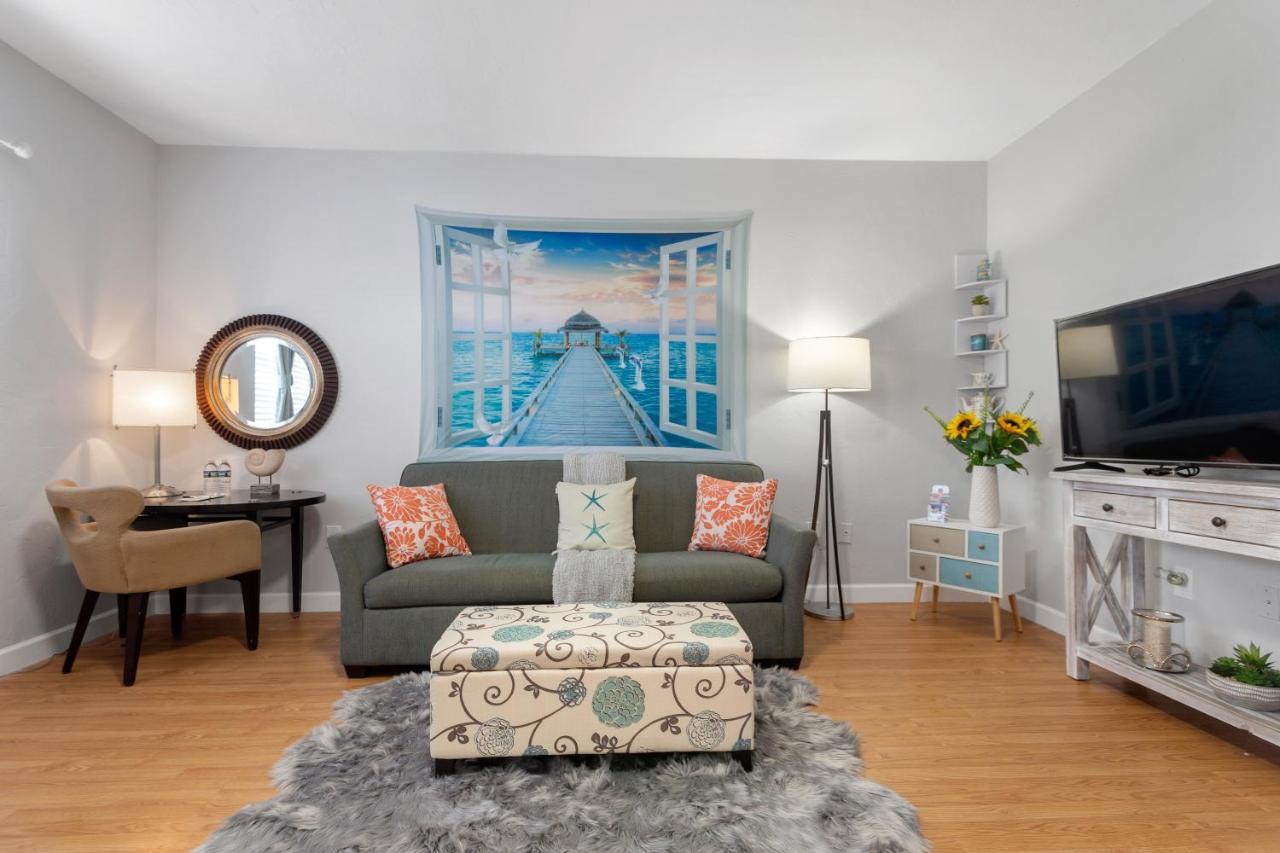 Ensuite Apt On Collins Ave Apartment Miami Beach
