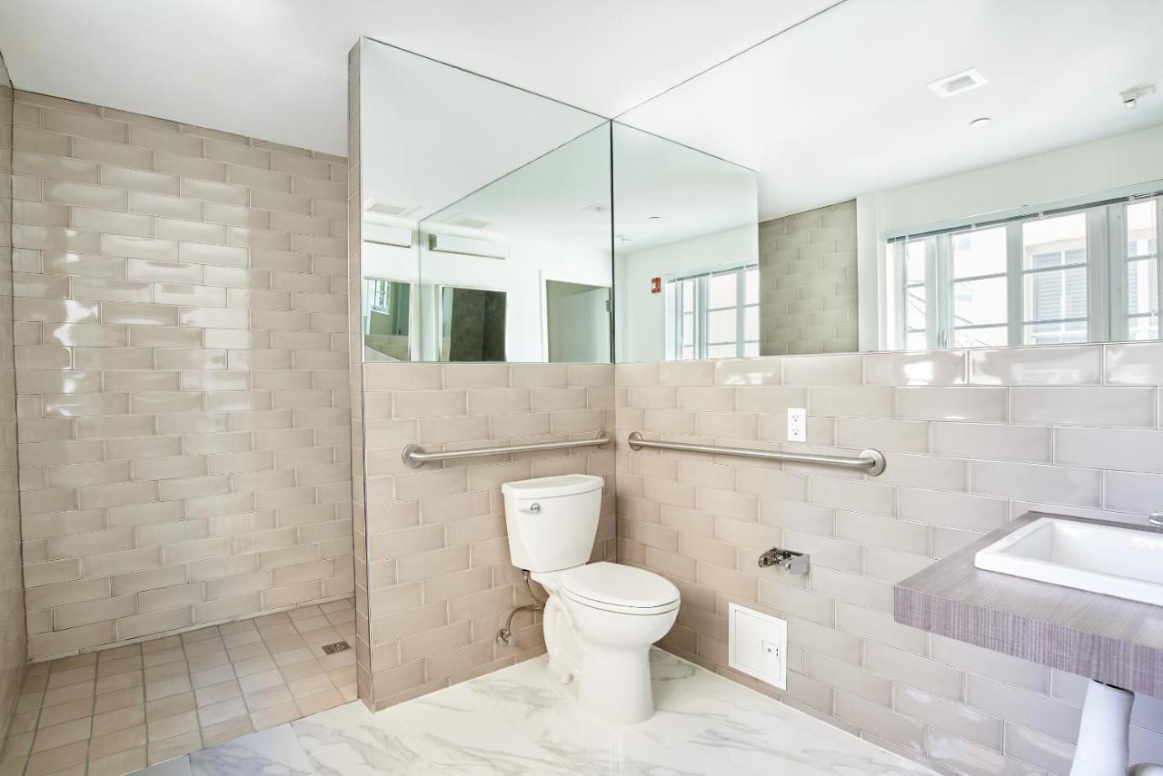 Sonder — Waves Hotel Miami Beach